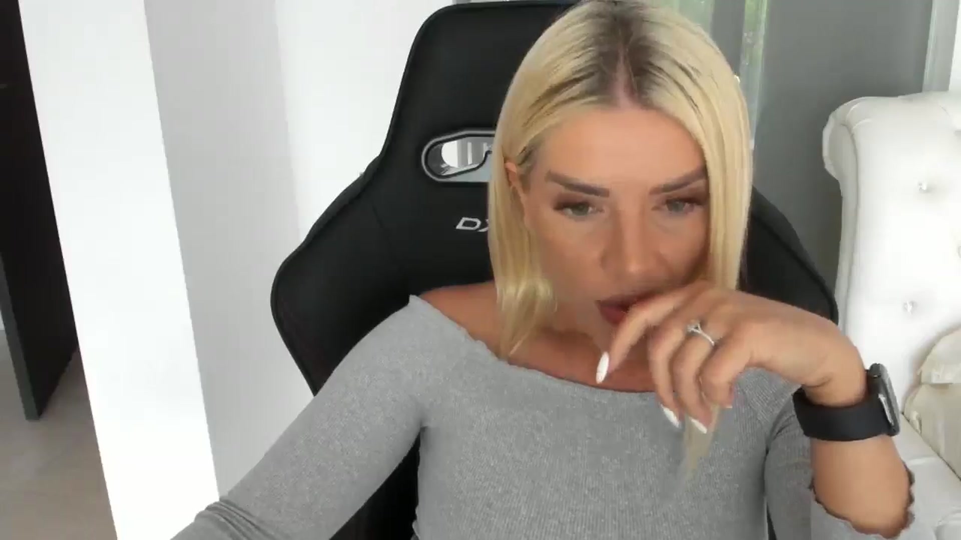 Gallery image thumbnail from Allesia_'s myfreecams stream on, 05/26/2025, 09:38 image 9 of 20