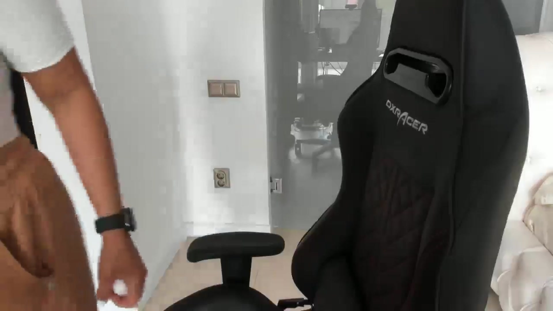 Gallery image thumbnail from Allesia_'s myfreecams stream on, 05/27/2025, 10:12 image 17 of 20
