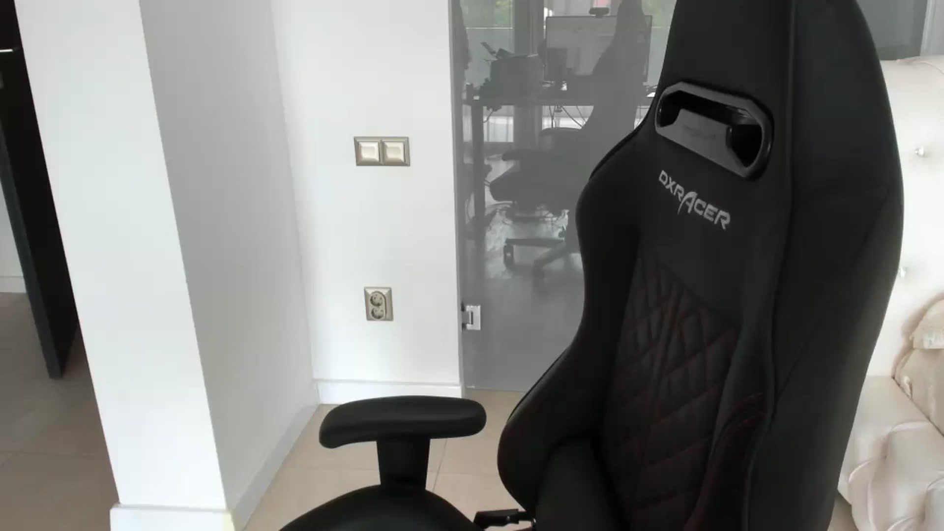 Gallery image thumbnail from Allesia_'s myfreecams stream on, 05/27/2025, 10:12 image 16 of 20
