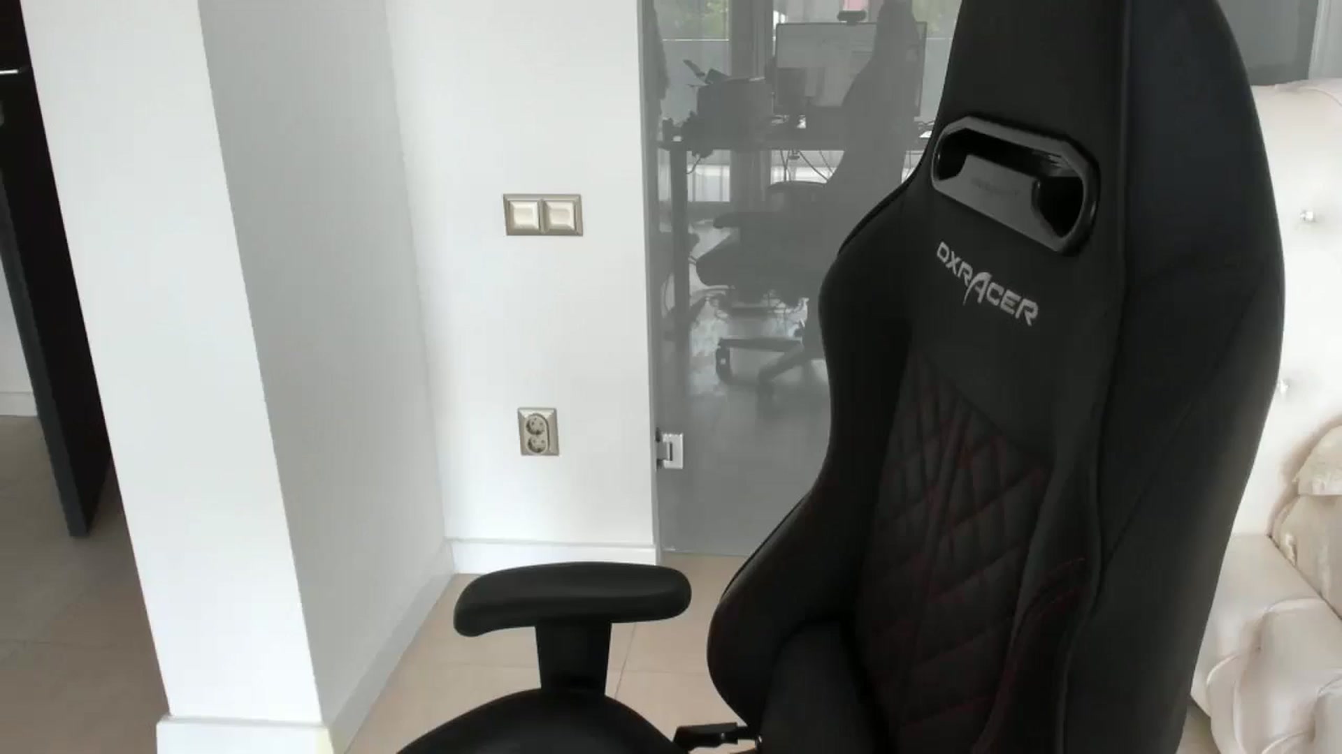 Gallery image thumbnail from Allesia_'s myfreecams stream on, 05/27/2025, 10:12 image 15 of 20