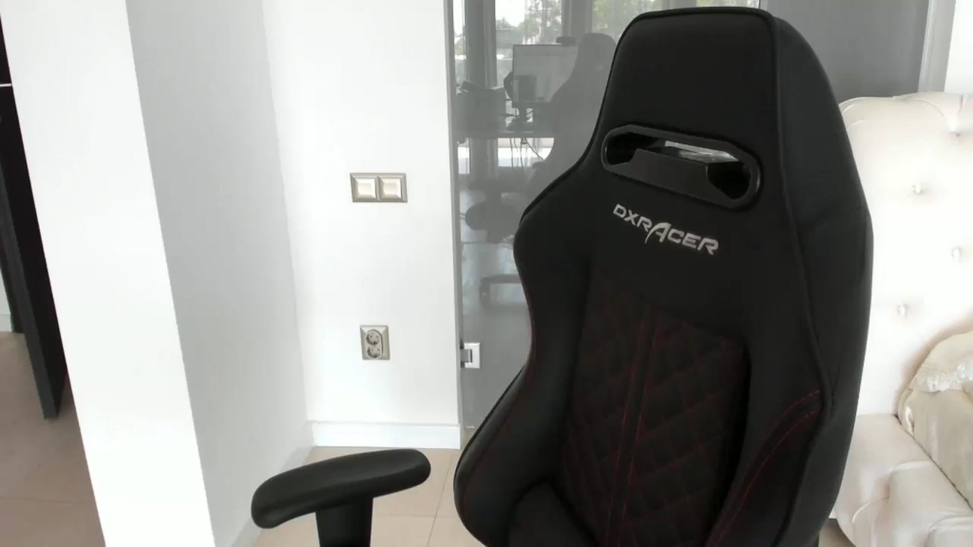 Gallery image thumbnail from Allesia_'s myfreecams stream on, 06/16/2025, 10:19 image 6 of 20