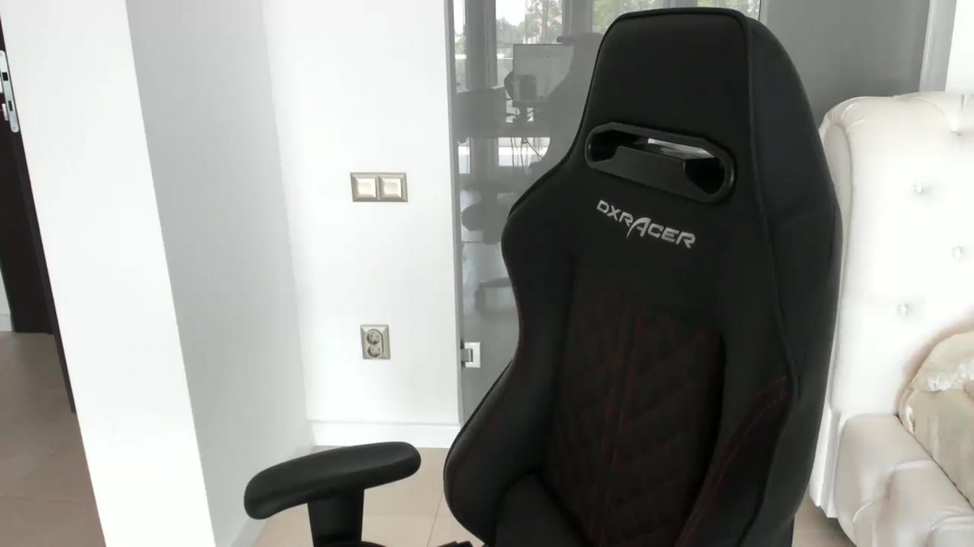 Gallery image thumbnail from Allesia_'s myfreecams stream on, 06/16/2025, 10:19 image 17 of 20