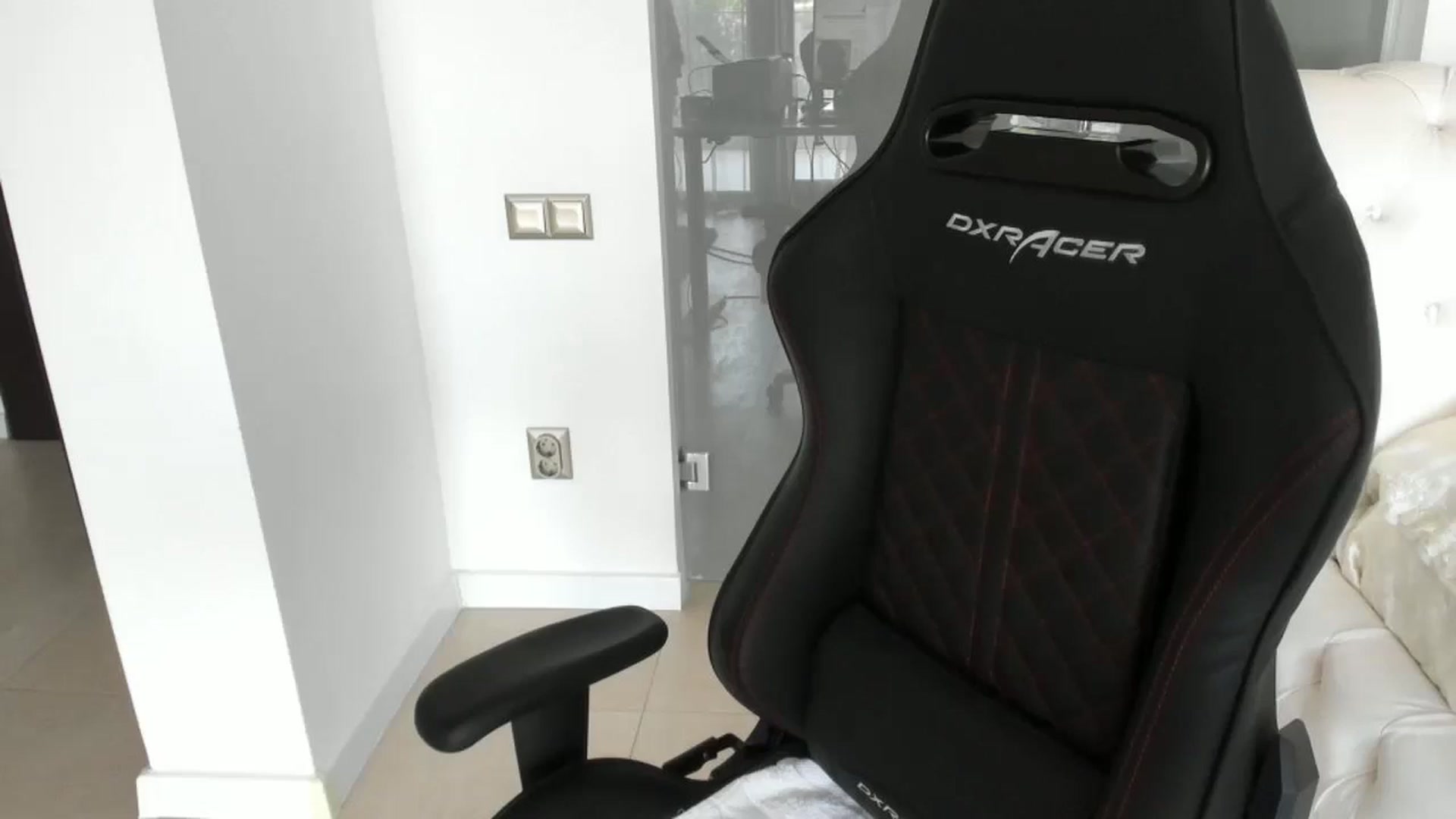Gallery image thumbnail from Allesia_'s myfreecams stream on, 06/18/2025, 11:53 image 10 of 20