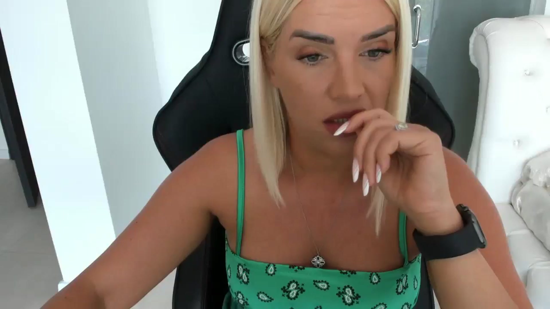 Gallery image thumbnail from Allesia_'s myfreecams stream on, 06/21/2025, 10:59 image 2 of 20