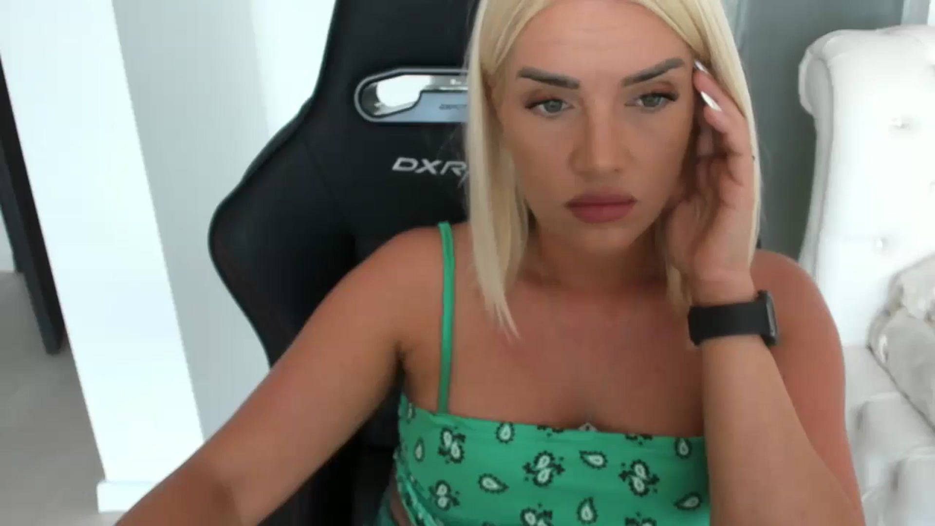 Gallery image thumbnail from Allesia_'s myfreecams stream on, 06/21/2025, 10:59 image 9 of 20
