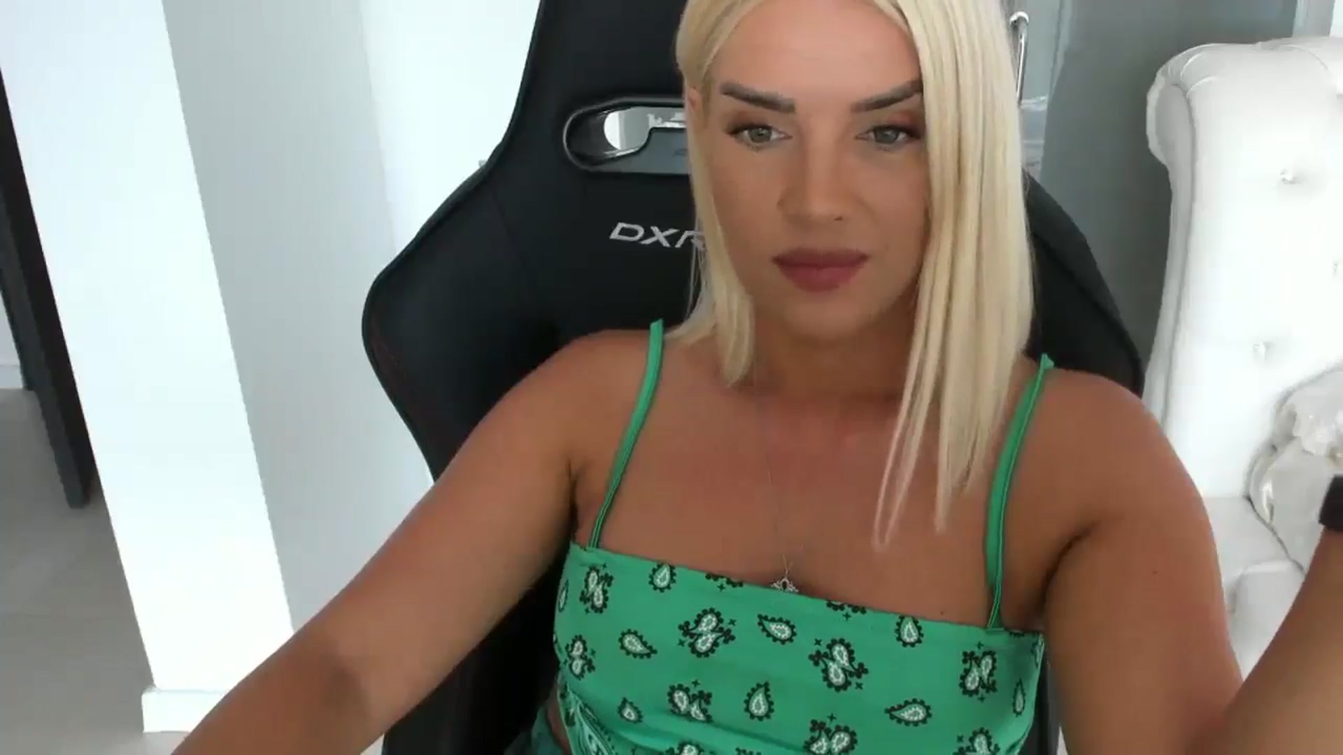 Gallery image thumbnail from Allesia_'s myfreecams stream on, 06/21/2025, 10:59 image 11 of 20