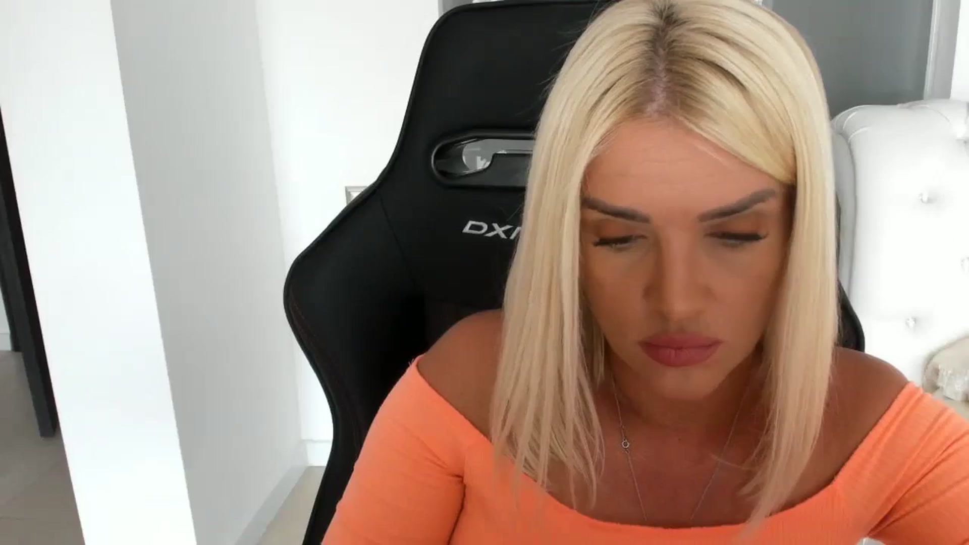 Gallery image thumbnail from Allesia_'s myfreecams stream on, 06/22/2025, 11:05 image 10 of 20