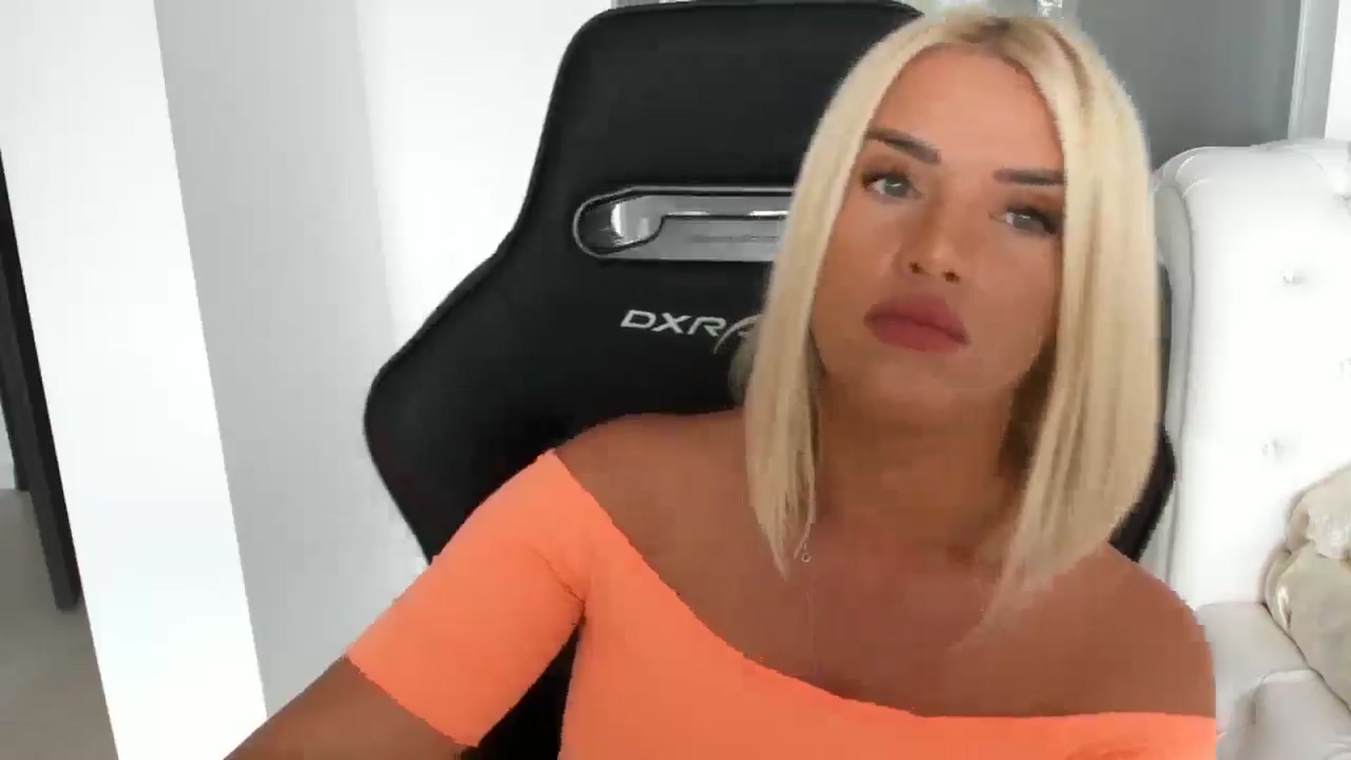 Gallery image thumbnail from Allesia_'s myfreecams stream on, 06/22/2025, 11:05 image 5 of 20