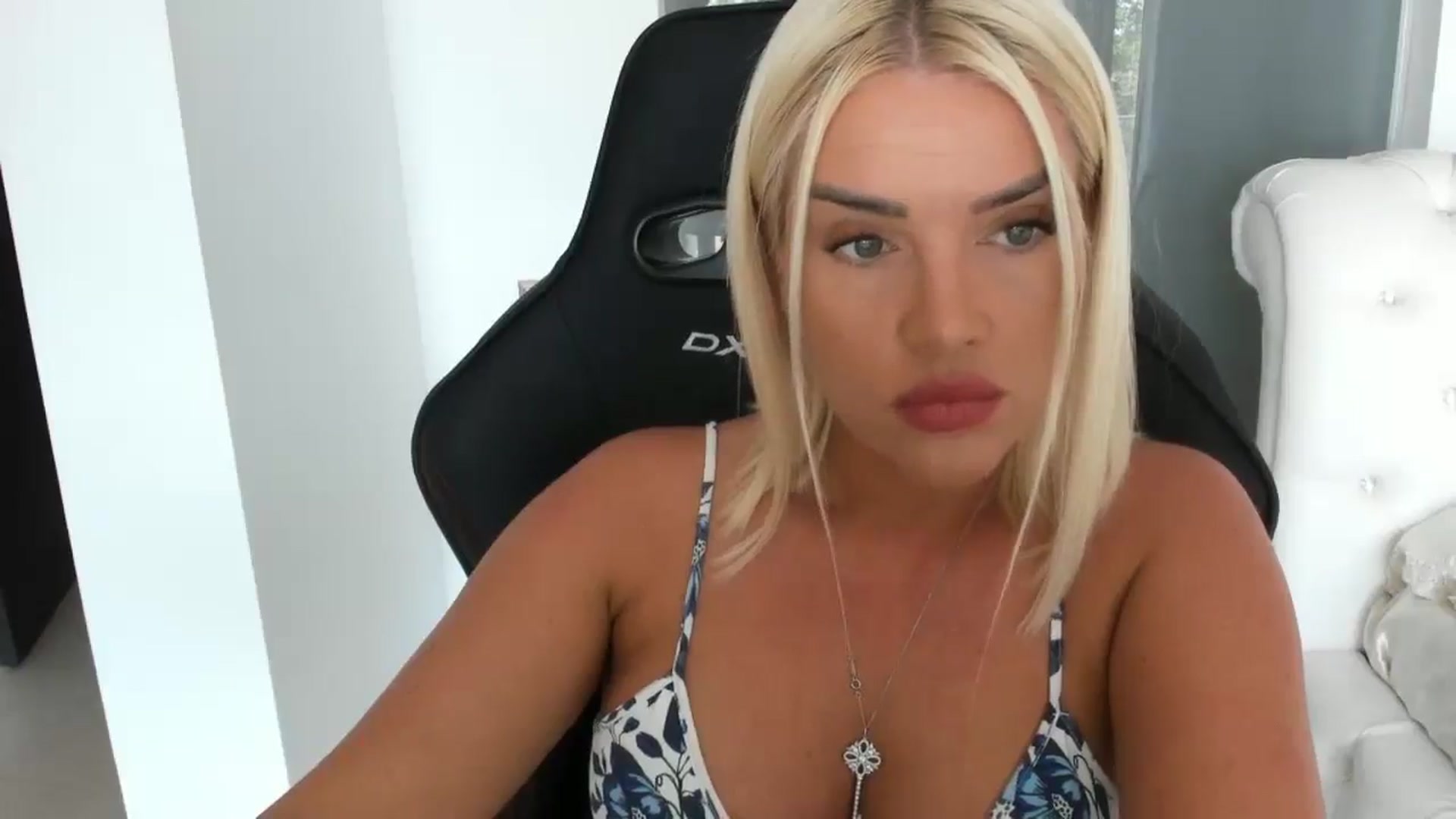 Gallery image thumbnail from Allesia_'s myfreecams stream on, 06/23/2025, 10:14 image 7 of 20