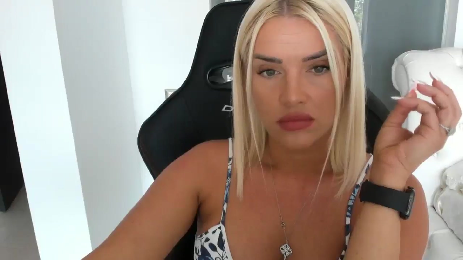 Gallery image thumbnail from Allesia_'s myfreecams stream on, 06/23/2025, 10:14 image 11 of 20