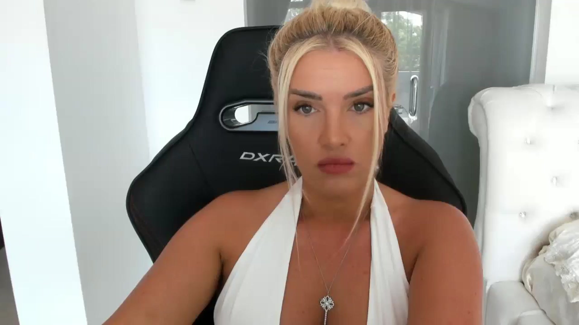 Gallery image thumbnail from Allesia_'s myfreecams stream on, 06/25/2025, 08:57 image 2 of 20