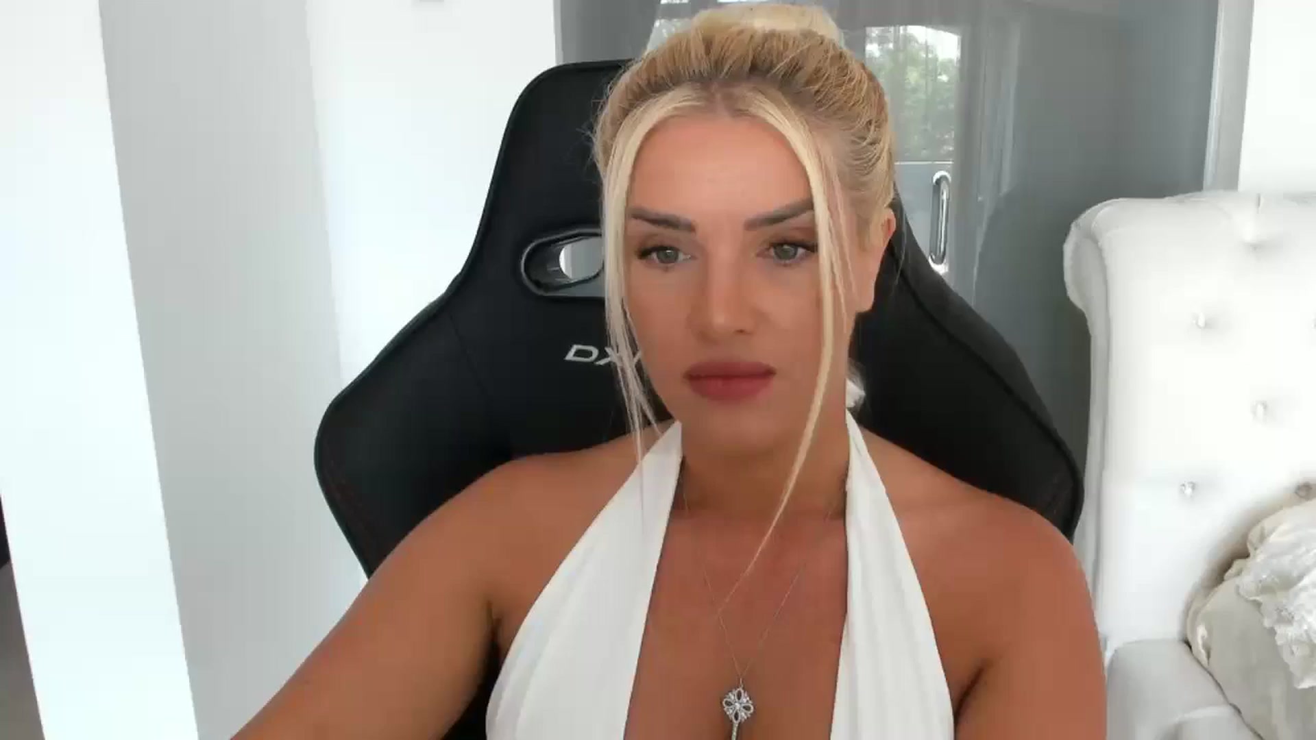 Gallery image thumbnail from Allesia_'s myfreecams stream on, 06/25/2025, 08:57 image 4 of 20