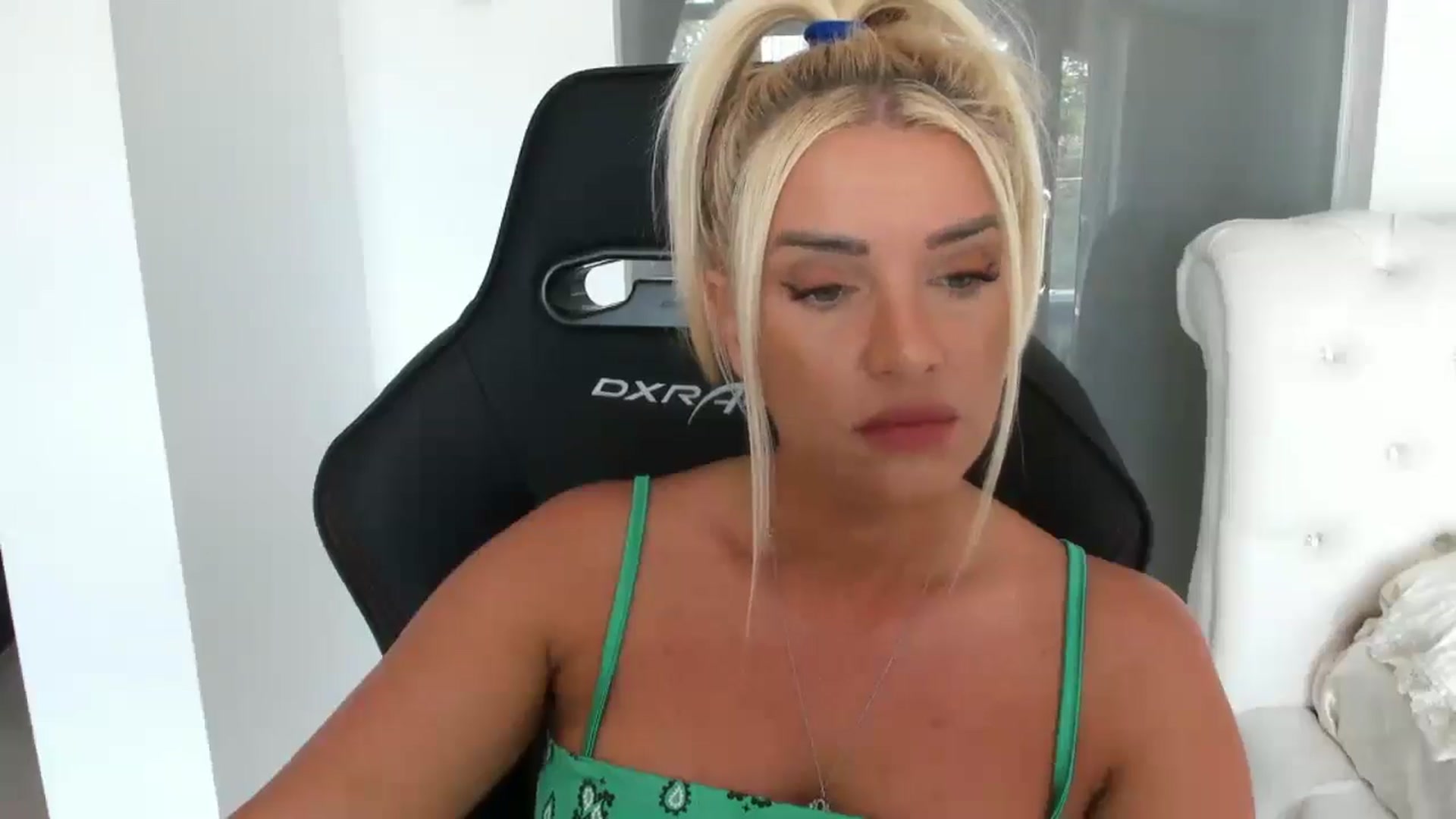 Gallery image thumbnail from Allesia_'s myfreecams stream on, 06/26/2025, 09:04 image 18 of 20