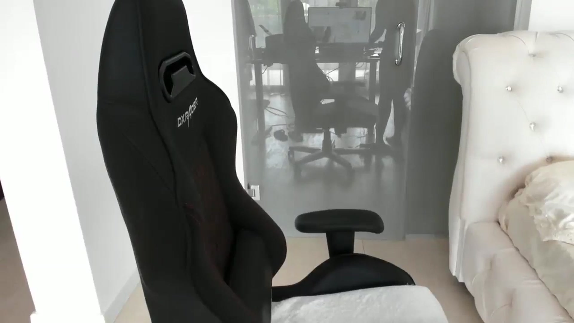 Gallery image thumbnail from Allesia_'s myfreecams stream on, 07/06/2025, 10:40 image 7 of 20