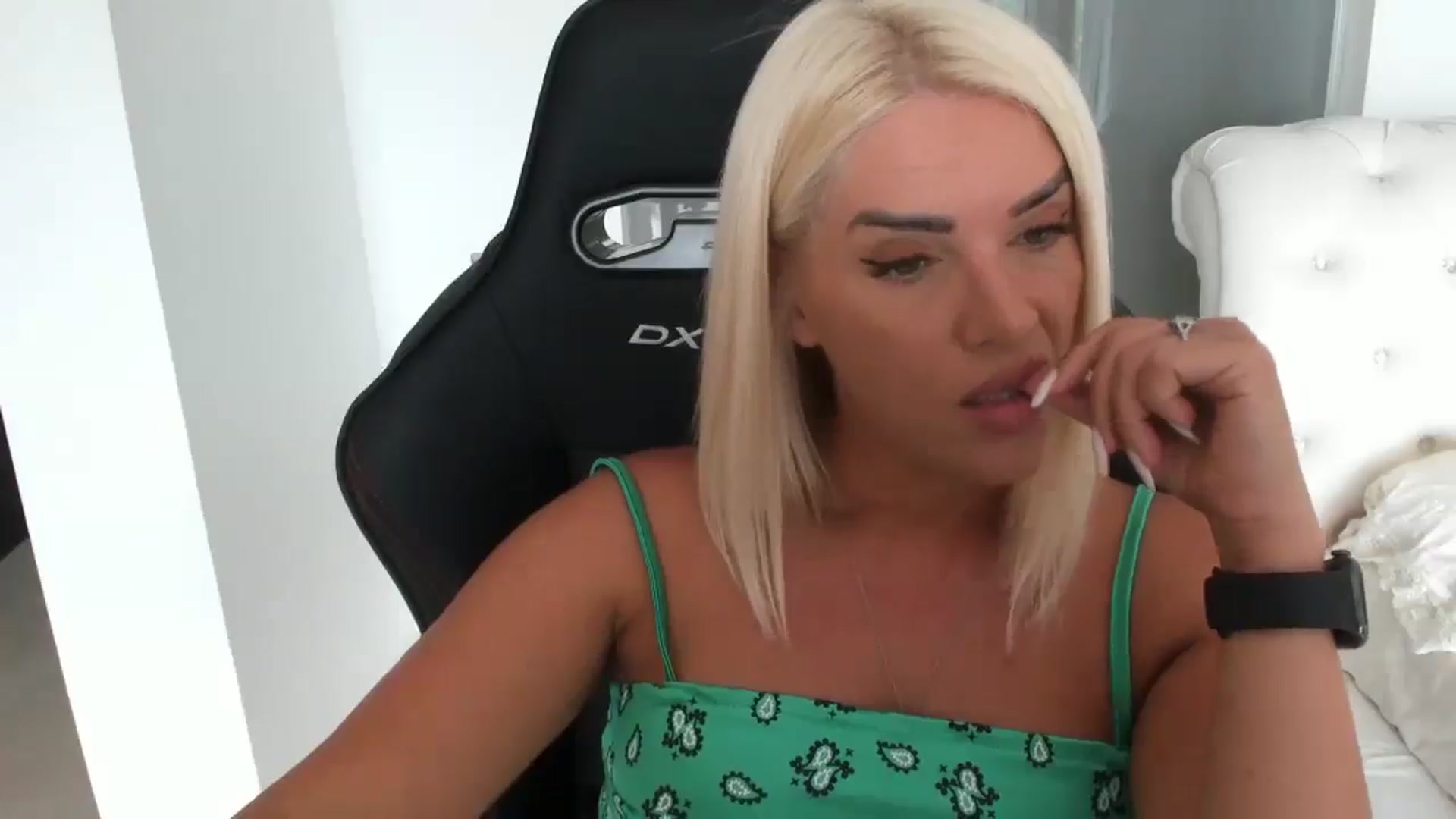 Gallery image thumbnail from Allesia_'s myfreecams stream on, 07/06/2025, 10:40 image 13 of 20