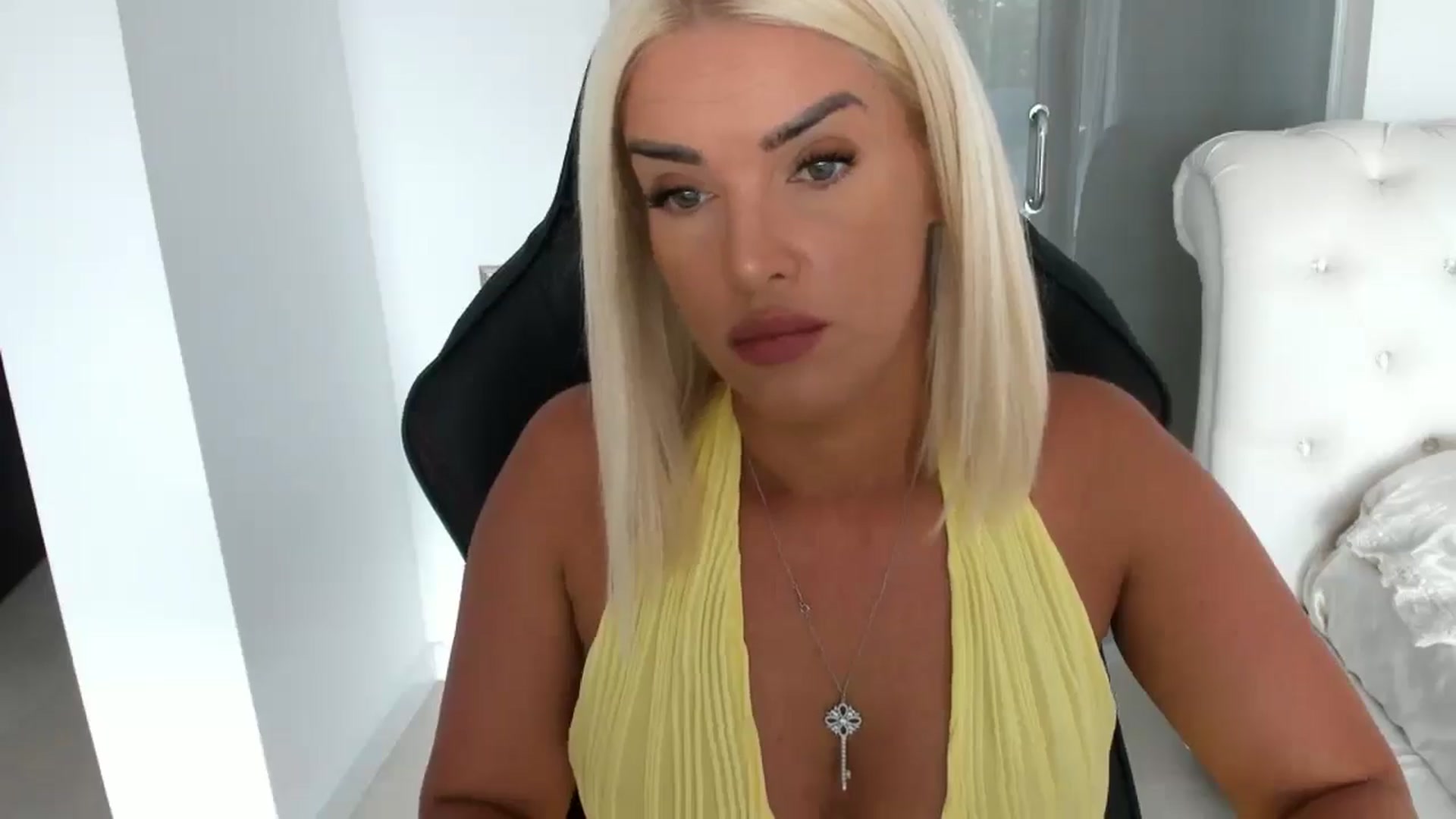 Gallery image thumbnail from Allesia_'s myfreecams stream on, 07/11/2025, 10:13 image 18 of 20