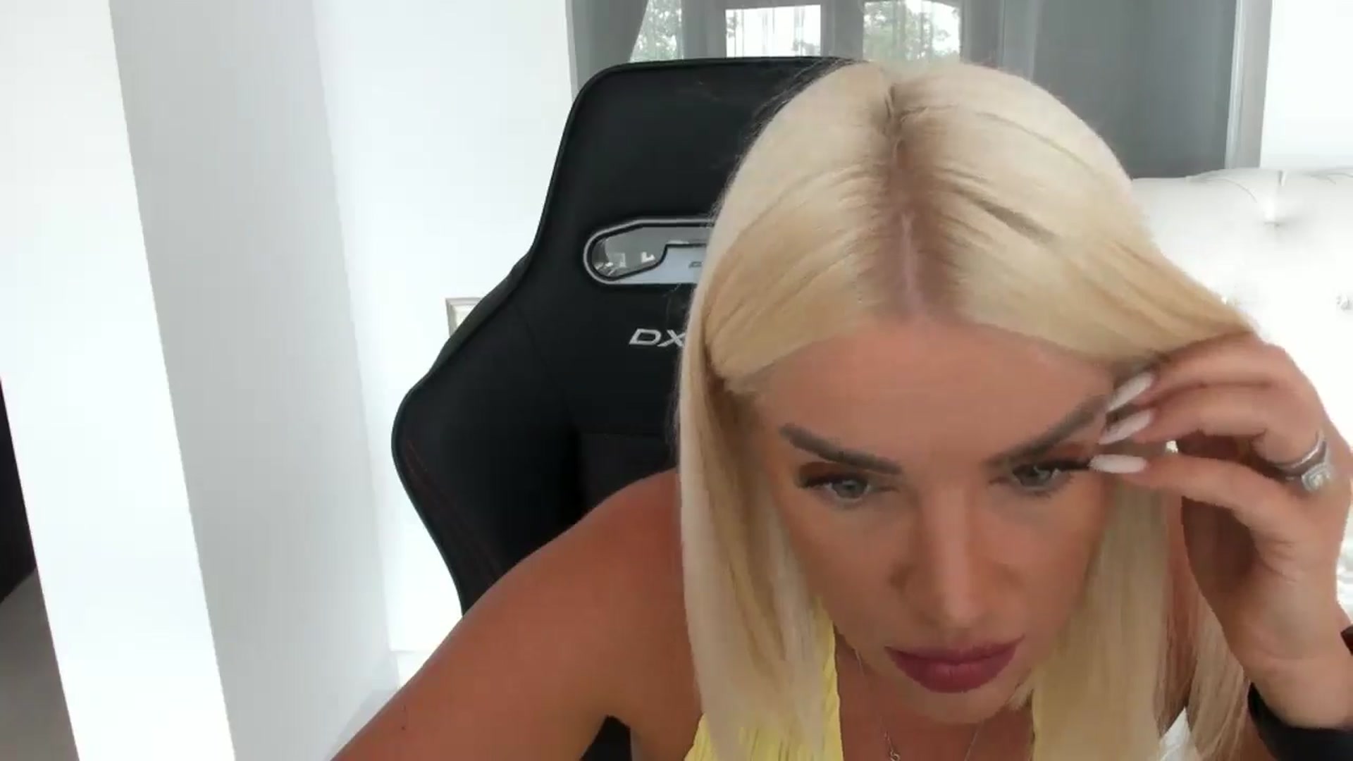Gallery image thumbnail from Allesia_'s myfreecams stream on, 07/11/2025, 10:13 image 6 of 20