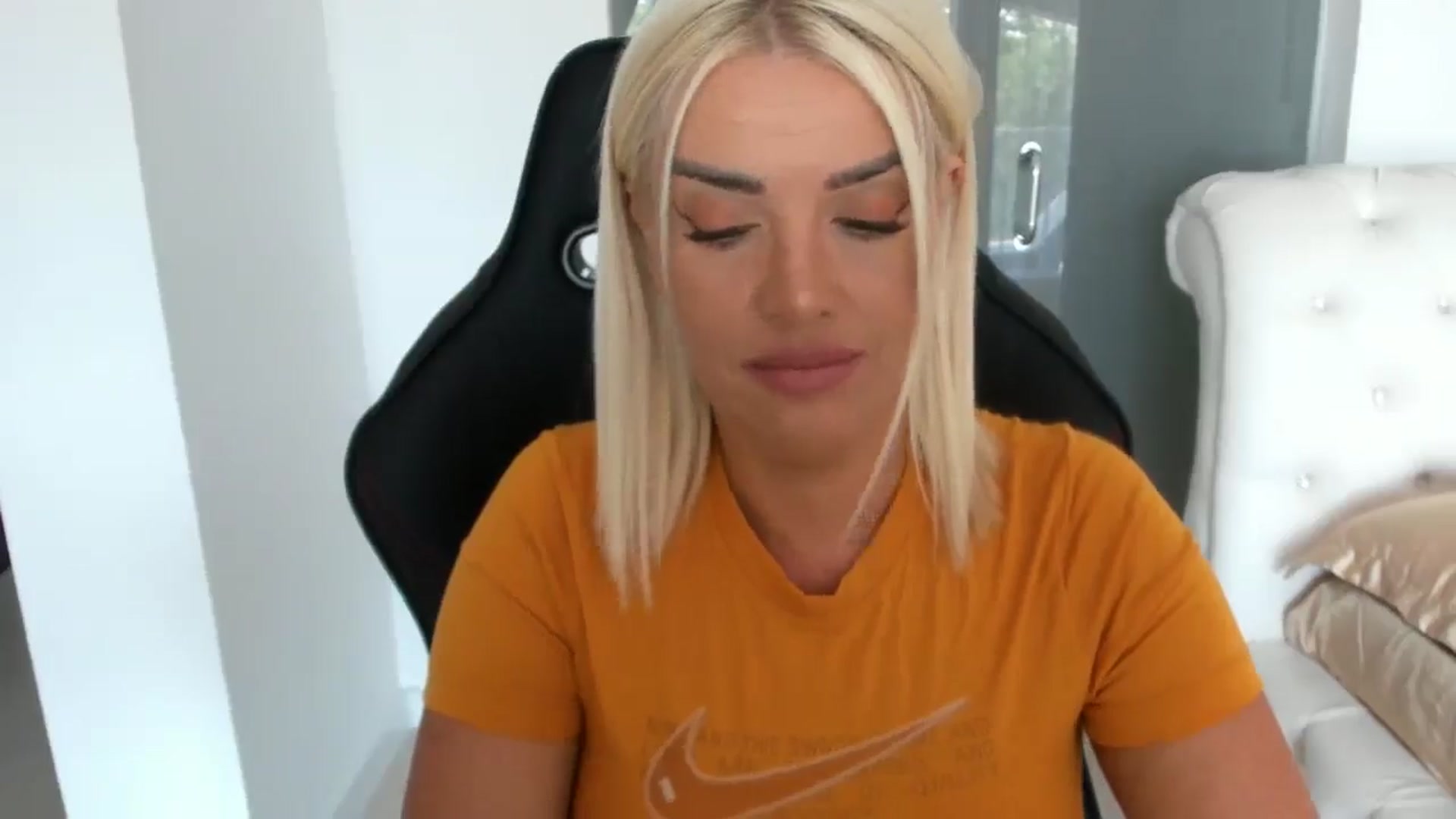 Gallery image thumbnail from Allesia_'s myfreecams stream on, 07/21/2025, 10:48 image 3 of 20