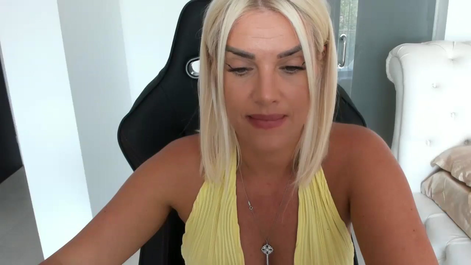 Gallery image thumbnail from Allesia_'s myfreecams stream on, 07/22/2025, 10:48 image 12 of 20