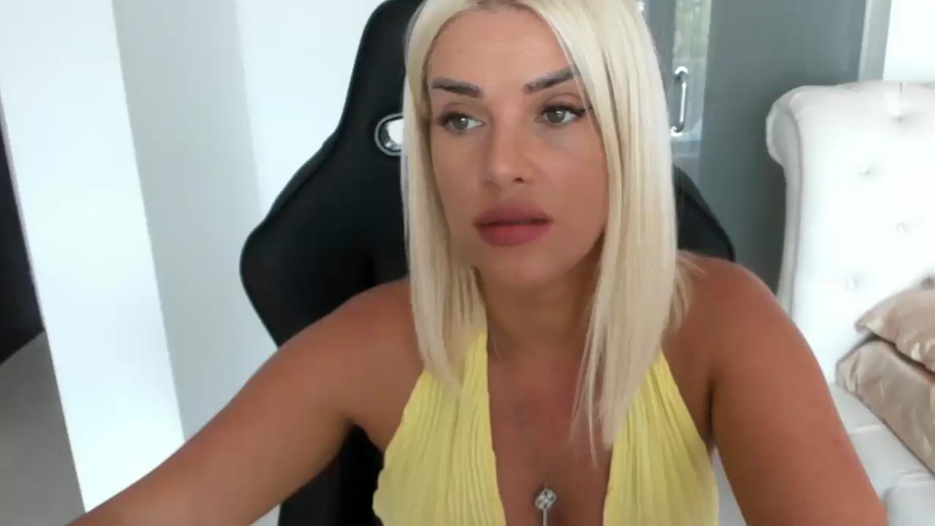 Gallery image thumbnail from Allesia_'s myfreecams stream on, 07/22/2025, 10:48 image 8 of 20