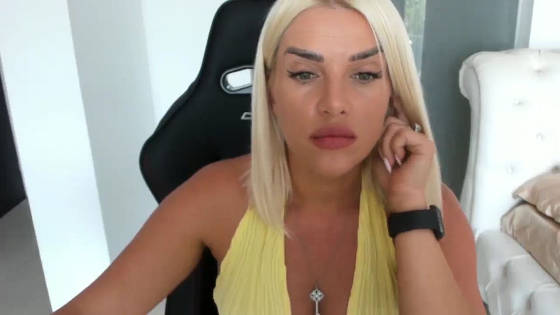 Gallery image thumbnail from Allesia_'s myfreecams stream on, 07/22/2025, 10:48 image 4 of 20