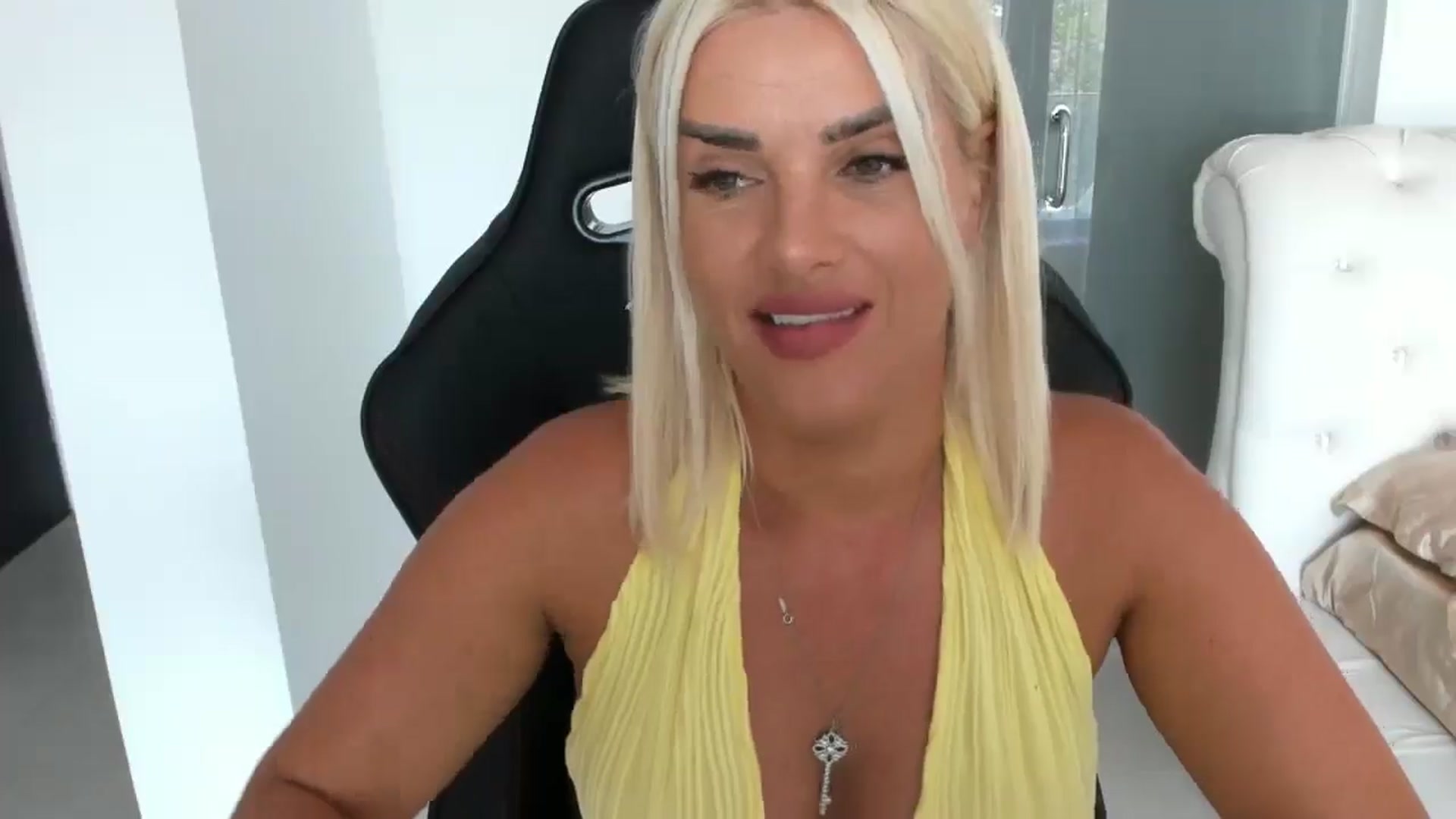 Gallery image thumbnail from Allesia_'s myfreecams stream on, 07/22/2025, 10:48 image 13 of 20