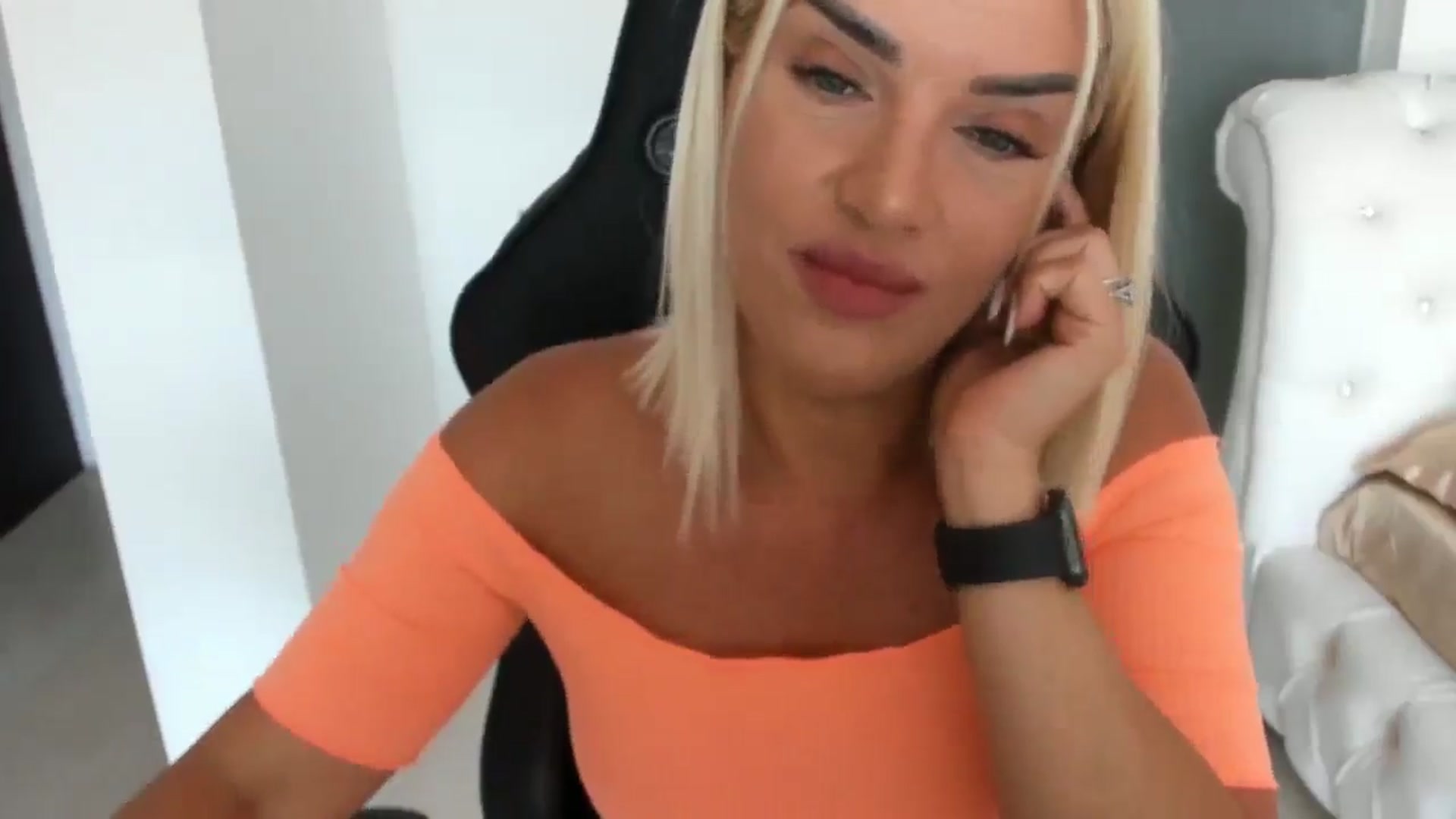 Gallery image thumbnail from Allesia_'s myfreecams stream on, 07/27/2025, 10:34 image 7 of 20