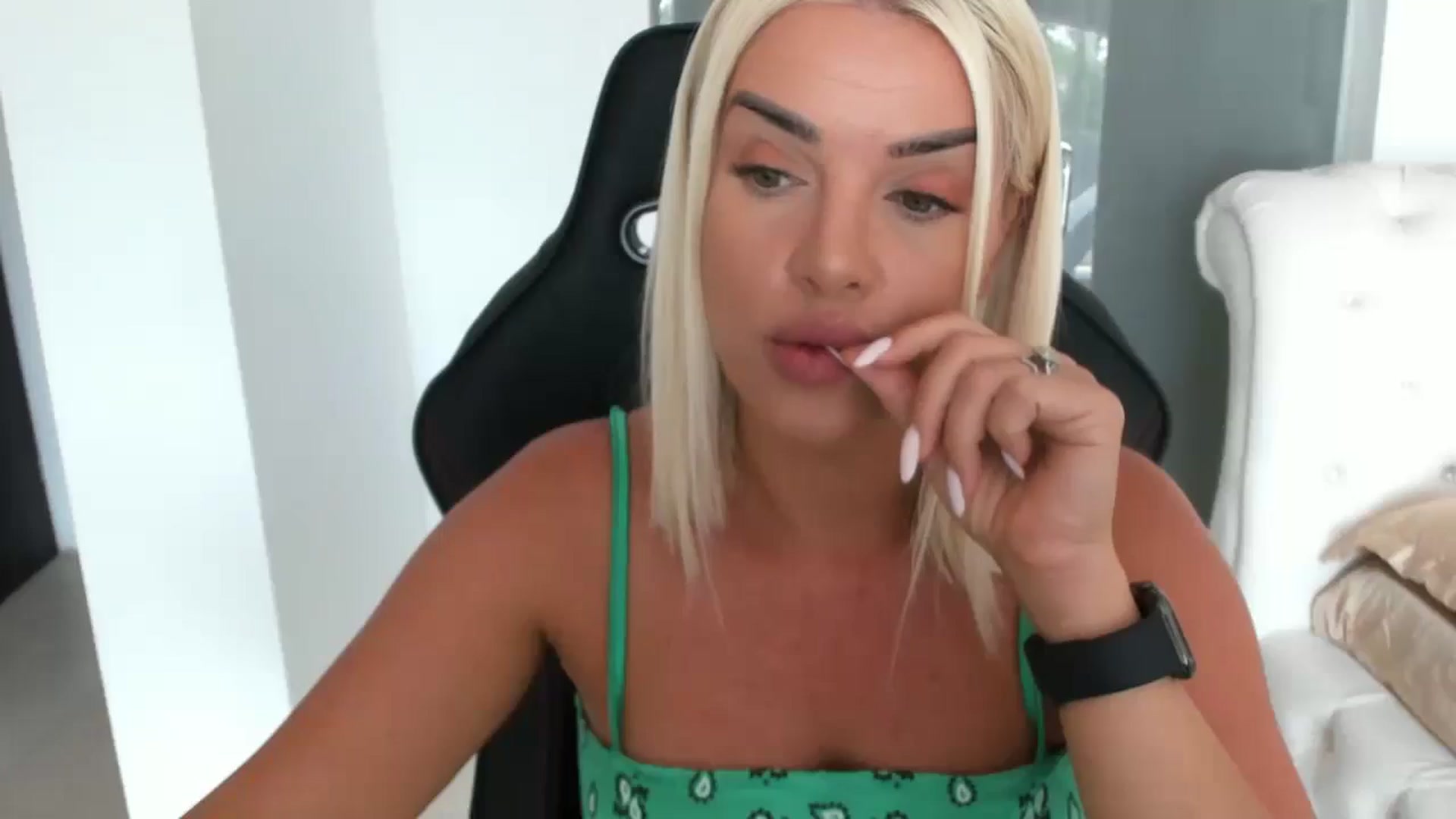 Gallery image thumbnail from Allesia_'s myfreecams stream on, 07/28/2025, 10:46 image 7 of 20
