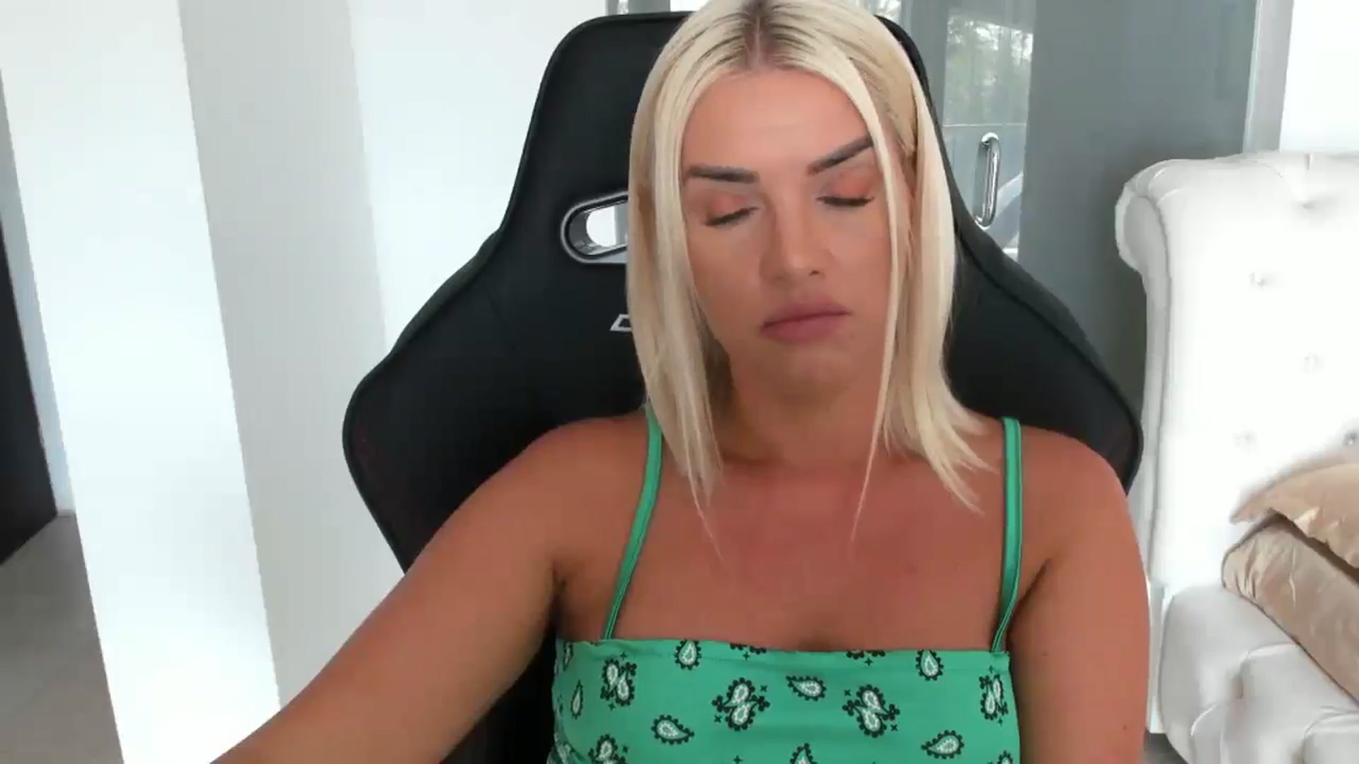 Gallery image thumbnail from Allesia_'s myfreecams stream on, 07/28/2025, 10:46 image 2 of 20