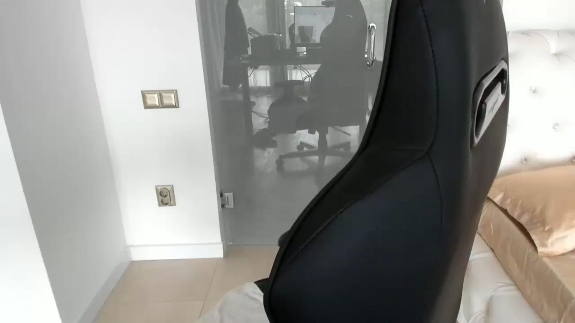 Gallery image thumbnail from Allesia_'s myfreecams stream on, 07/30/2025, 10:46 image 9 of 20