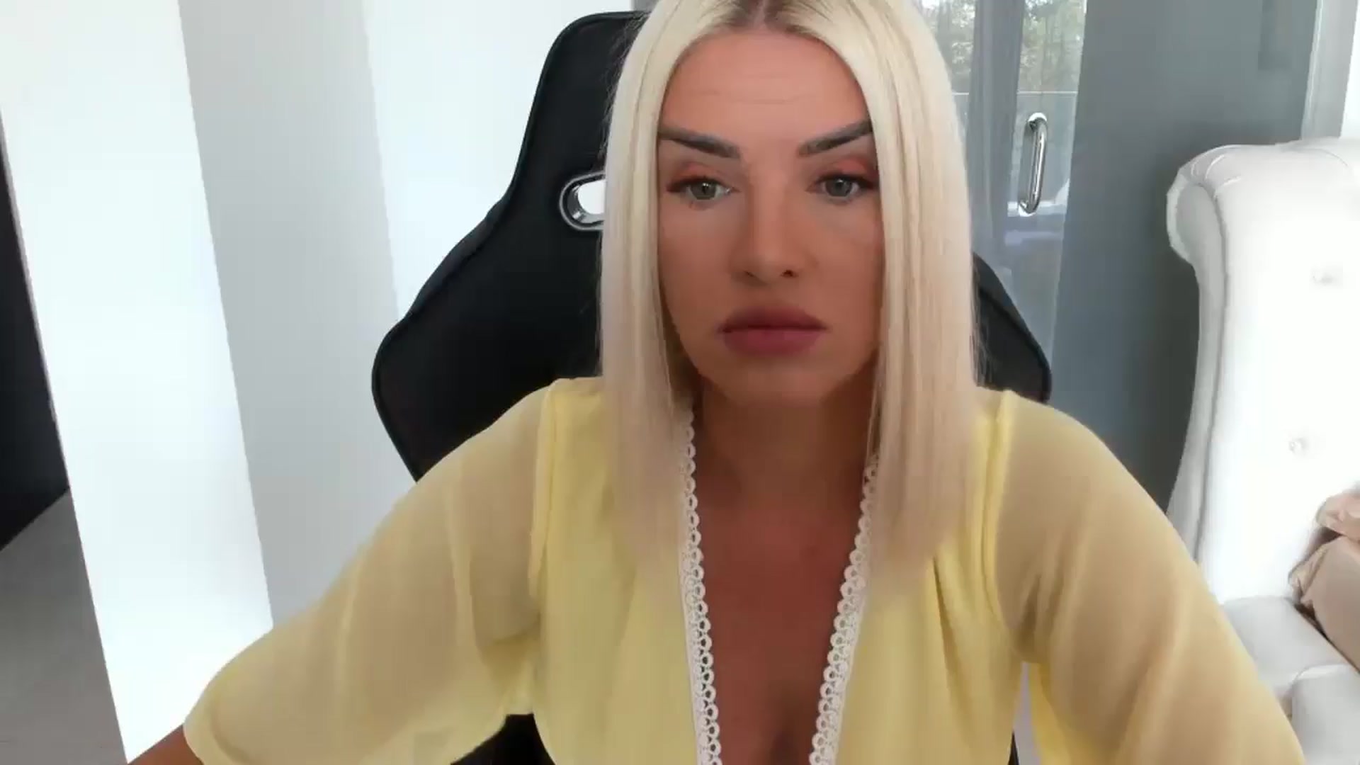 Gallery image thumbnail from Allesia_'s myfreecams stream on, 08/03/2025, 10:11 image 1 of 20