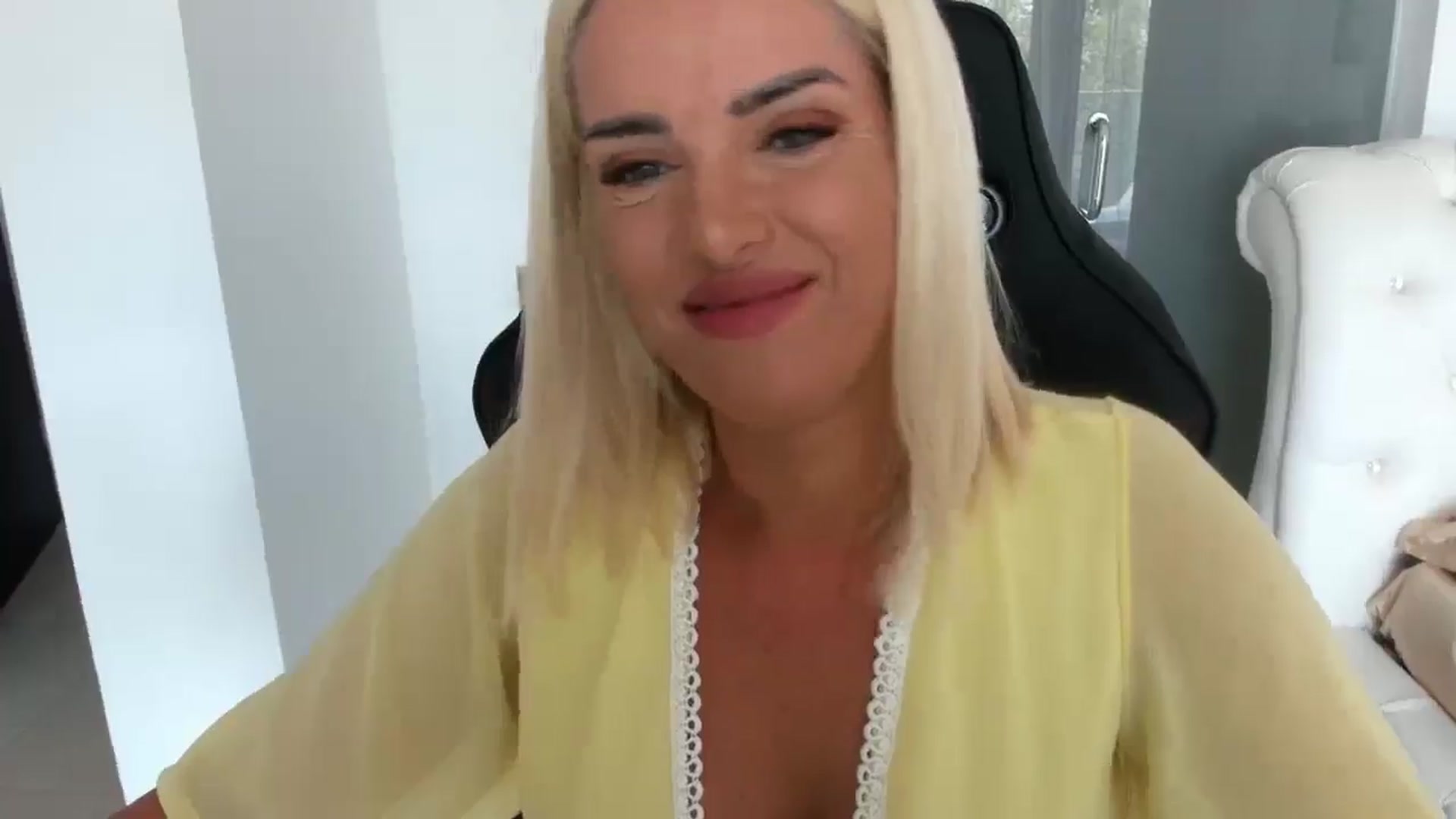 Gallery image thumbnail from Allesia_'s myfreecams stream on, 08/03/2025, 10:11 image 20 of 20