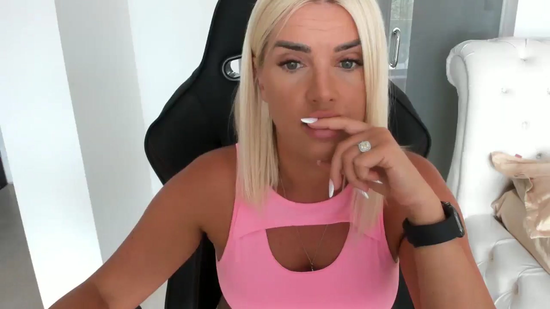 Gallery image thumbnail from Allesia_'s myfreecams stream on, 08/05/2025, 11:05 image 20 of 20