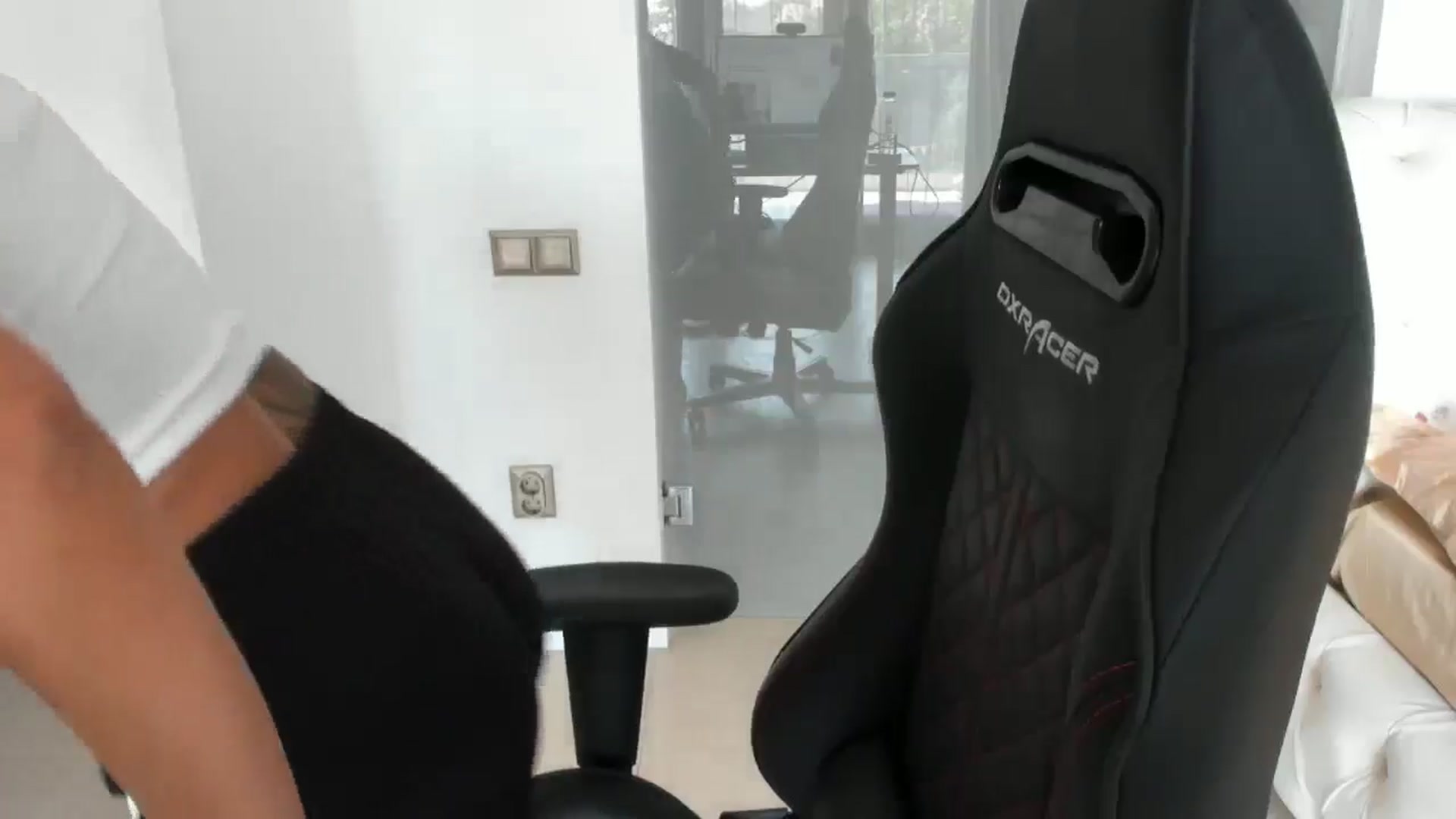 Gallery image thumbnail from Allesia_'s myfreecams stream on, 08/18/2025, 11:32 image 2 of 20