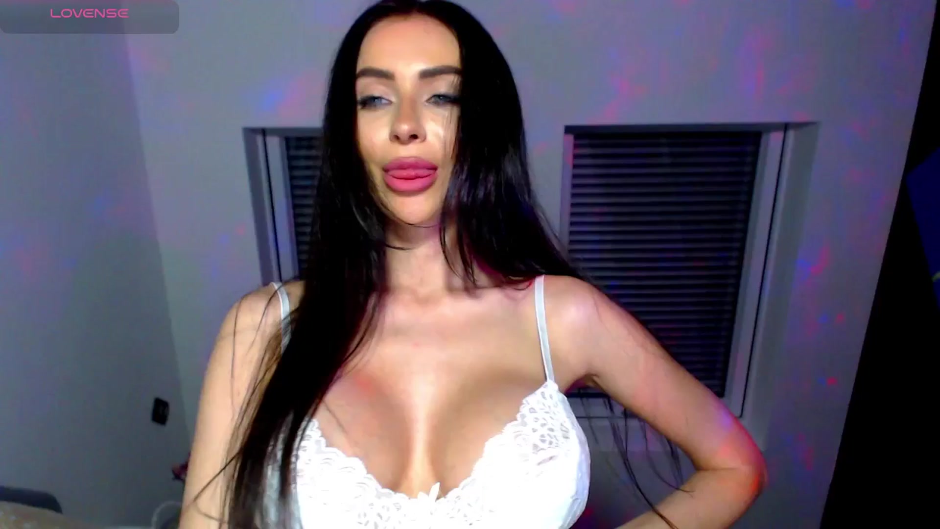 Gallery image thumbnail from AlliBday's myfreecams stream on, 03/15/2025, 24:13 image 3 of 20