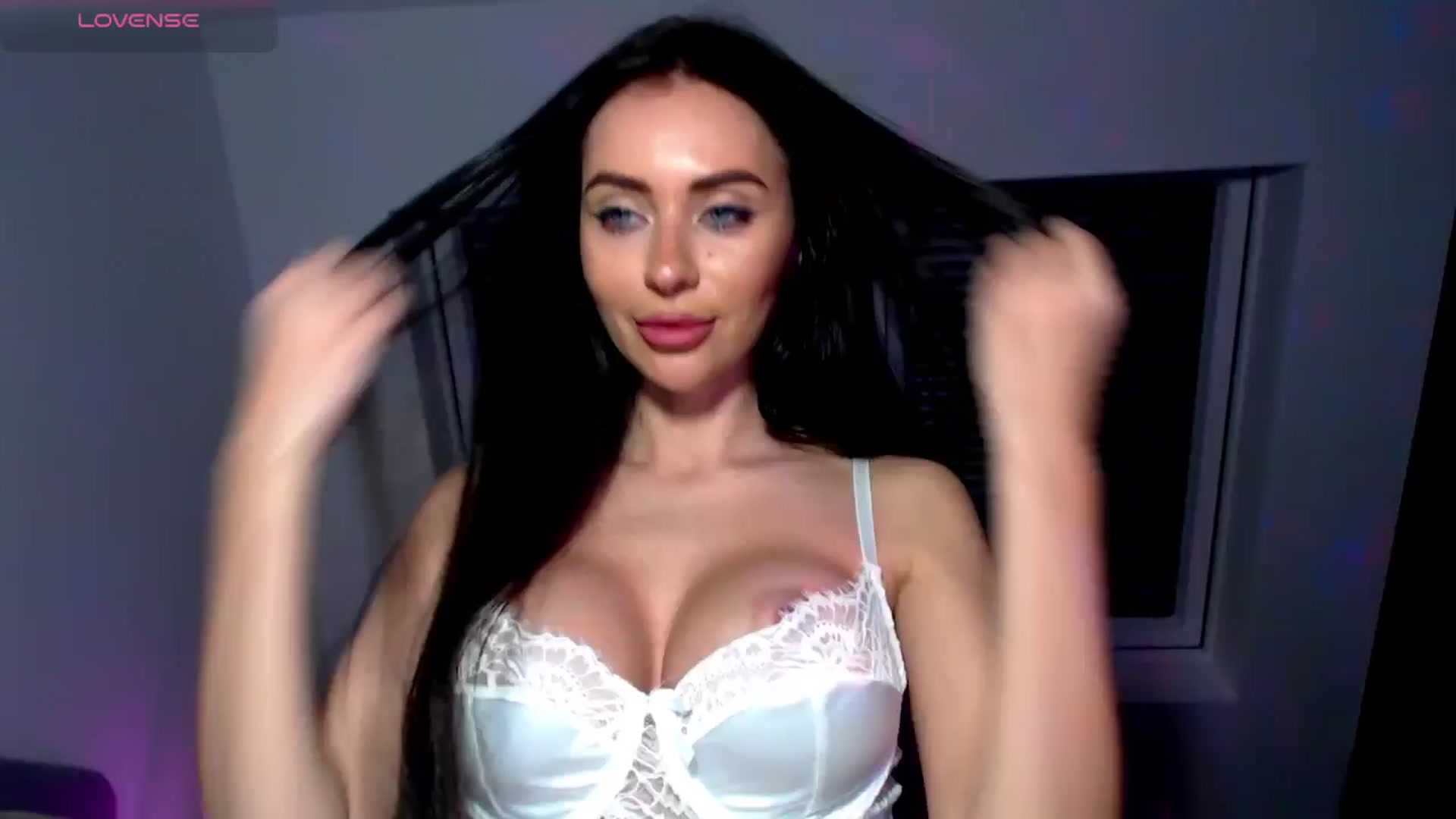 Gallery image thumbnail from AlliBday's myfreecams stream on, 03/18/2025, 23:50 image 16 of 20