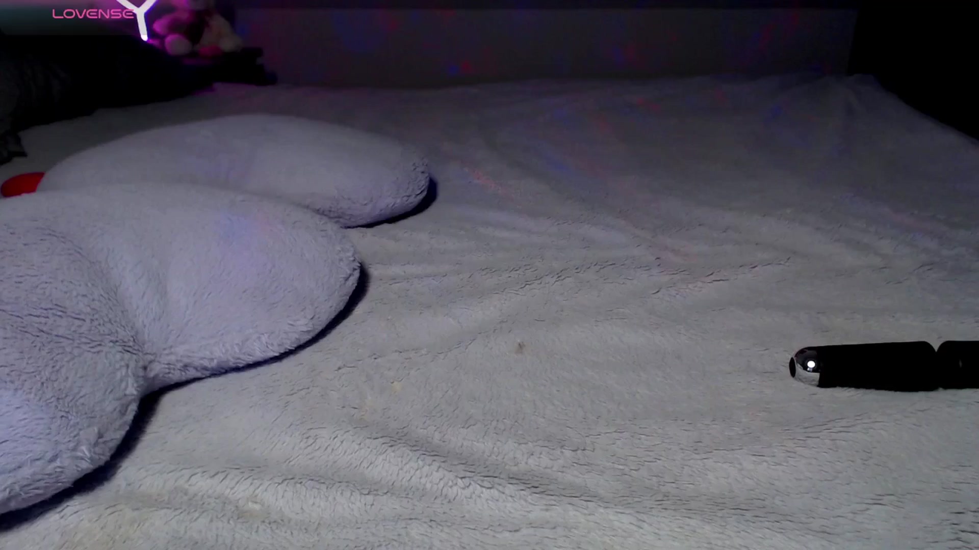 Gallery image thumbnail from AlliBday's myfreecams stream on, 03/26/2025, 23:10 image 13 of 20