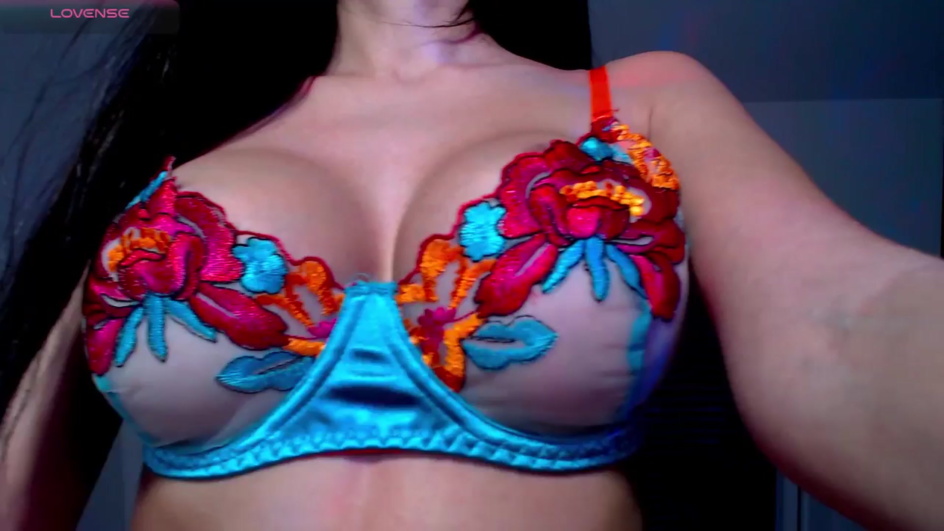 Gallery image thumbnail from AlliBday's myfreecams stream on, 03/28/2025, 23:20 image 11 of 20