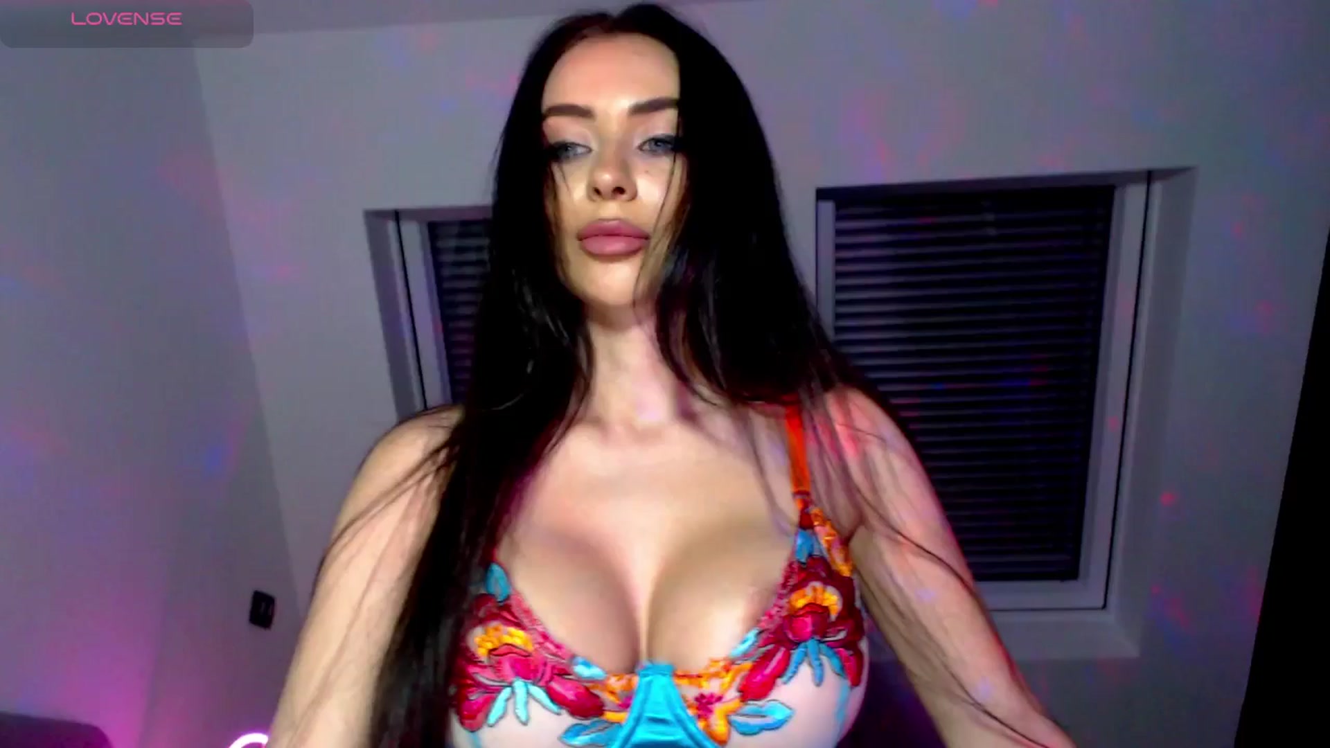 Gallery image thumbnail from AlliBday's myfreecams stream on, 03/29/2025, 01:14 image 1 of 20