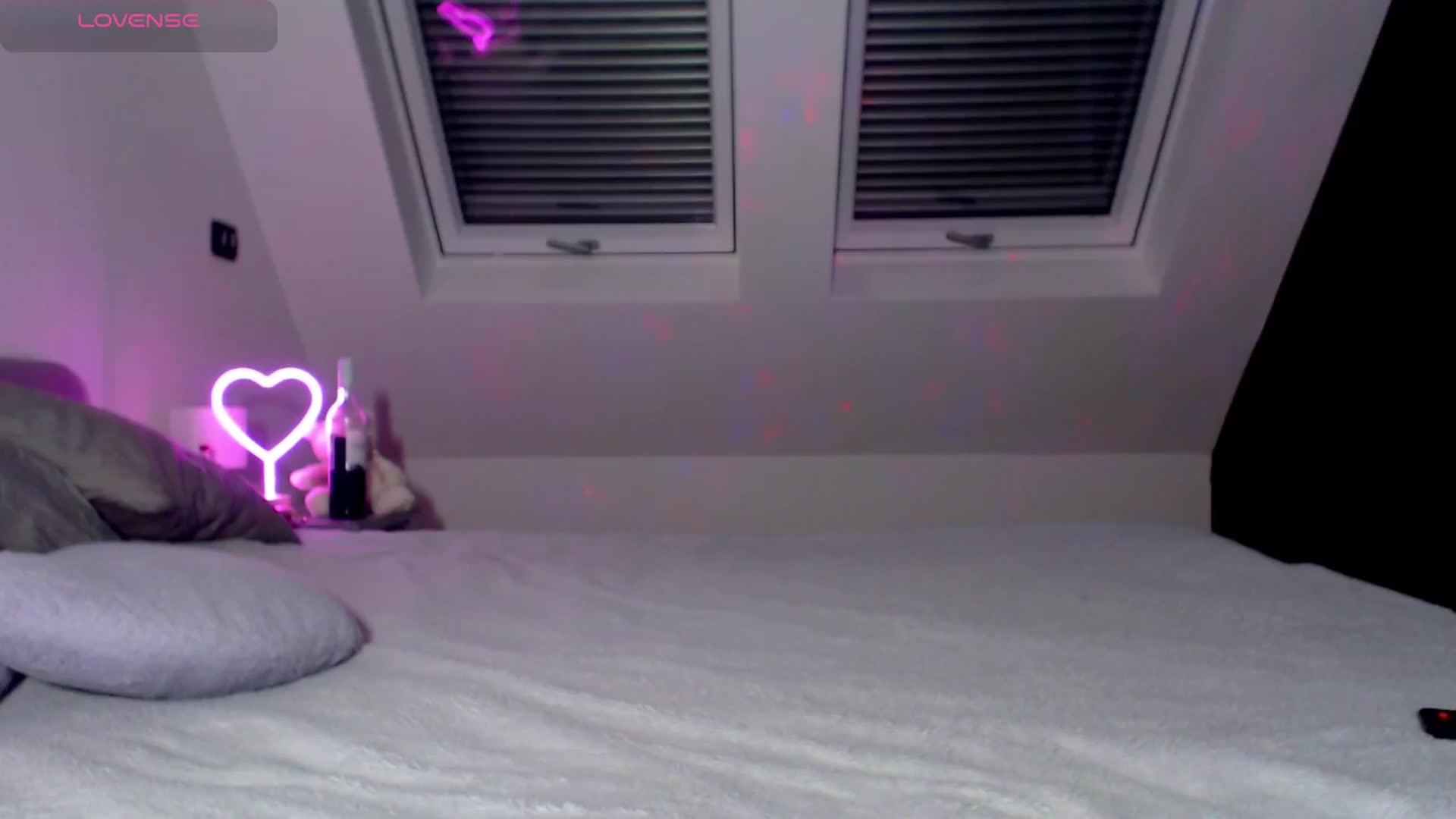 Gallery image thumbnail from AlliBday's myfreecams stream on, 03/31/2025, 20:37 image 1 of 20