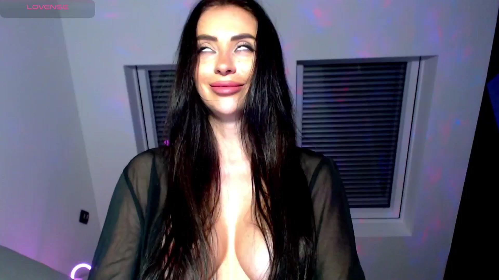 Gallery image thumbnail from AlliBday's myfreecams stream on, 04/01/2025, 24:32 image 11 of 20