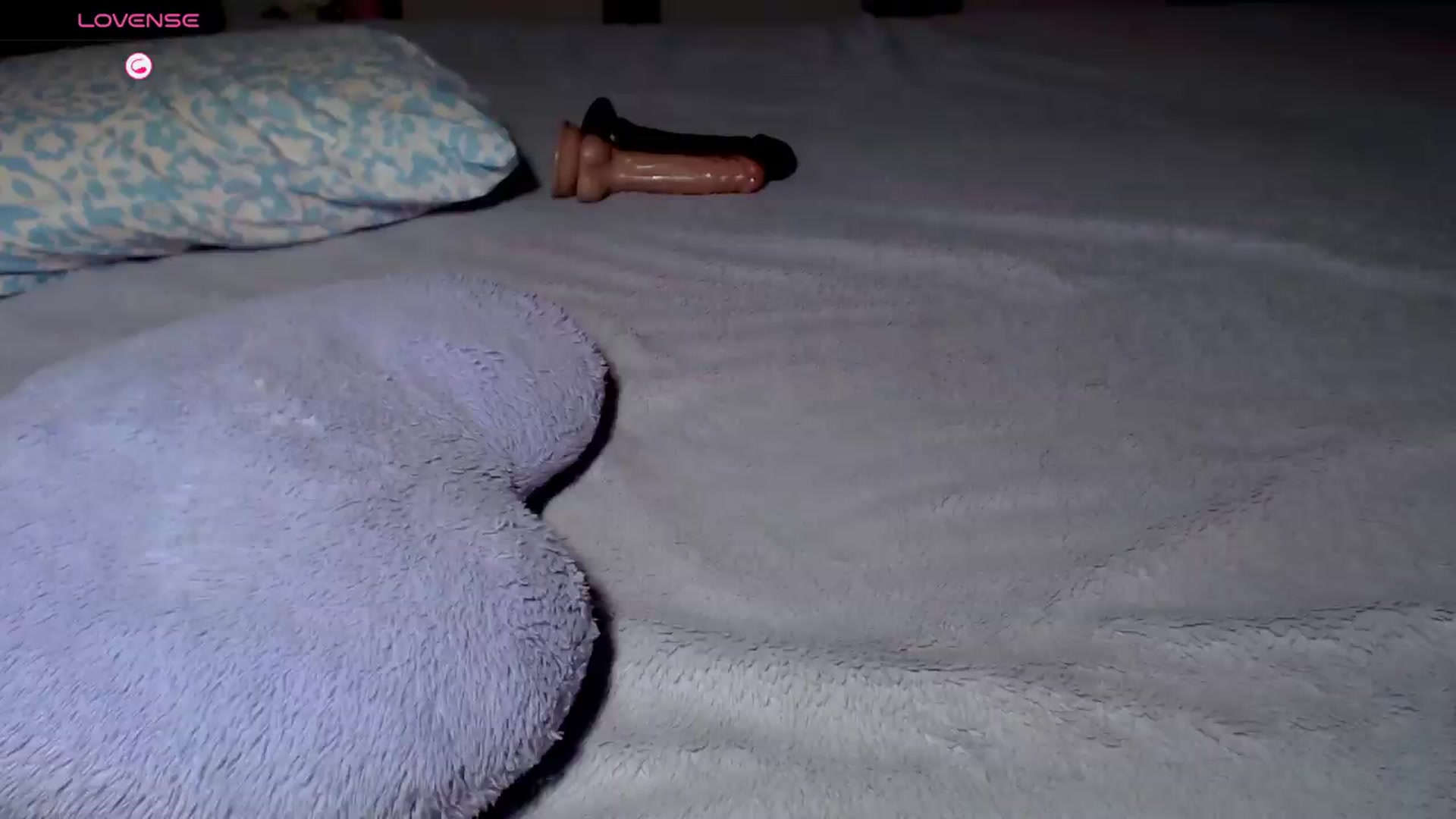Gallery image thumbnail from Alli_'s myfreecams stream on, 06/20/2026, 19:31 image 1 of 20