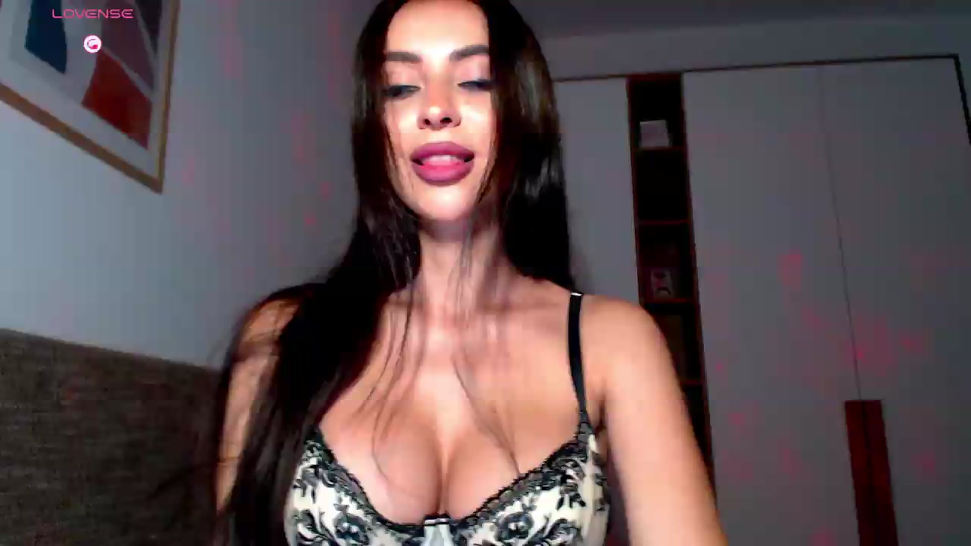 Gallery image thumbnail from Alli_'s myfreecams stream on, 06/27/2026, 14:57 image 4 of 20