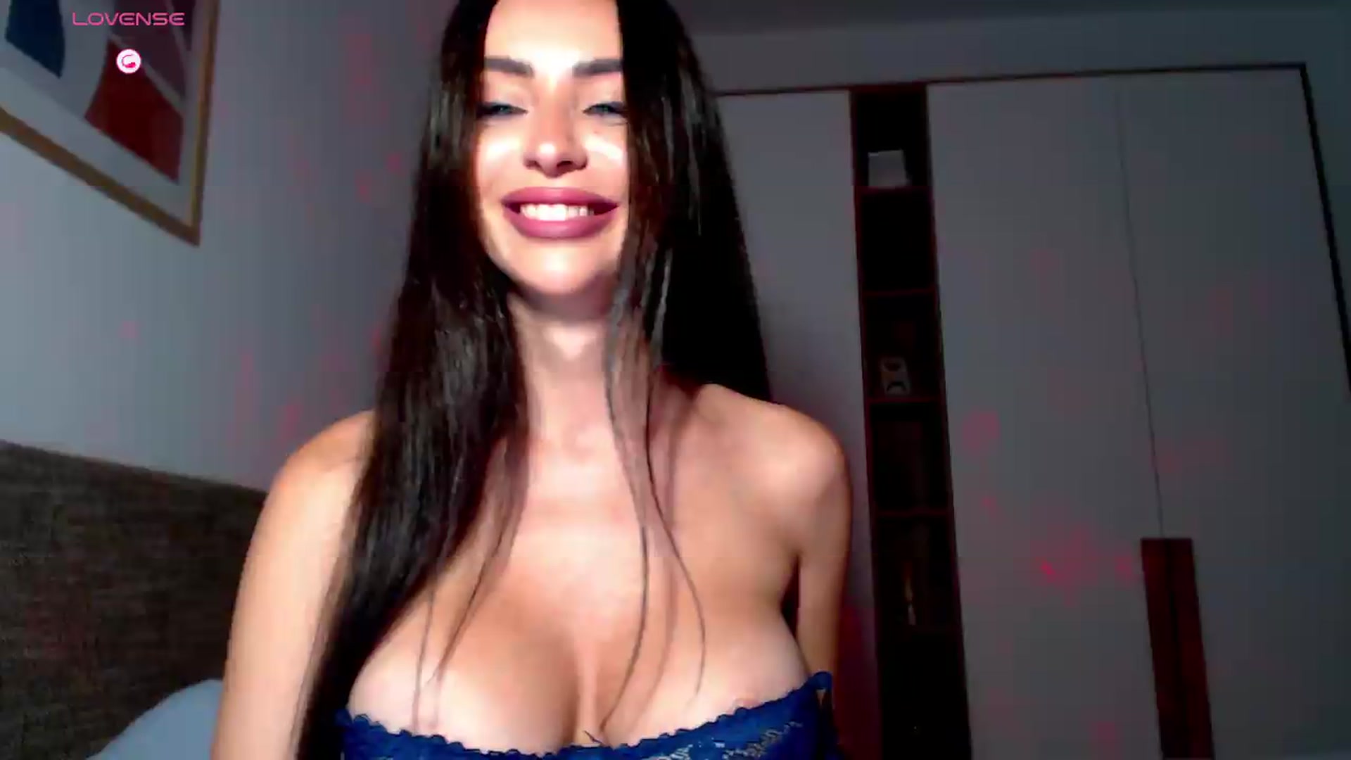 Gallery image thumbnail from Alli_'s myfreecams stream on, 07/08/2026, 14:03 image 18 of 20