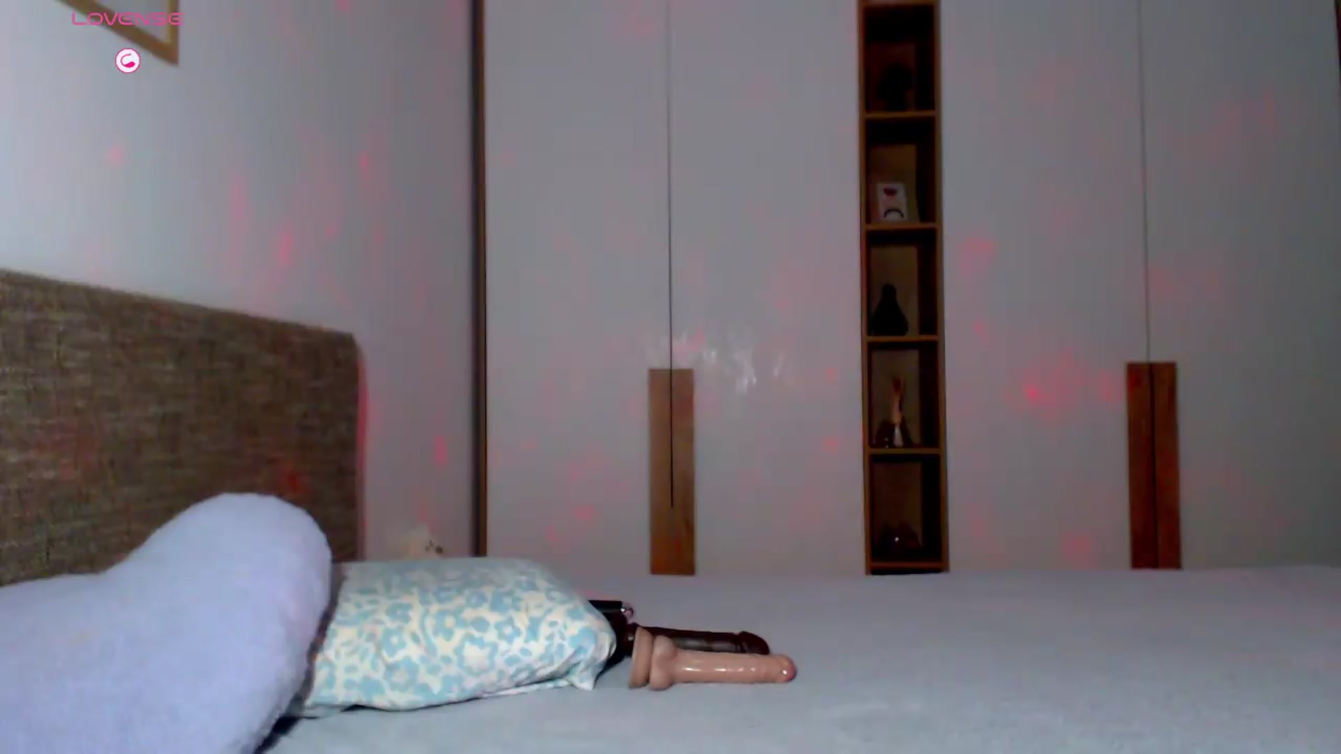 Gallery image thumbnail from Alli_'s myfreecams stream on, 07/08/2026, 14:03 image 13 of 20