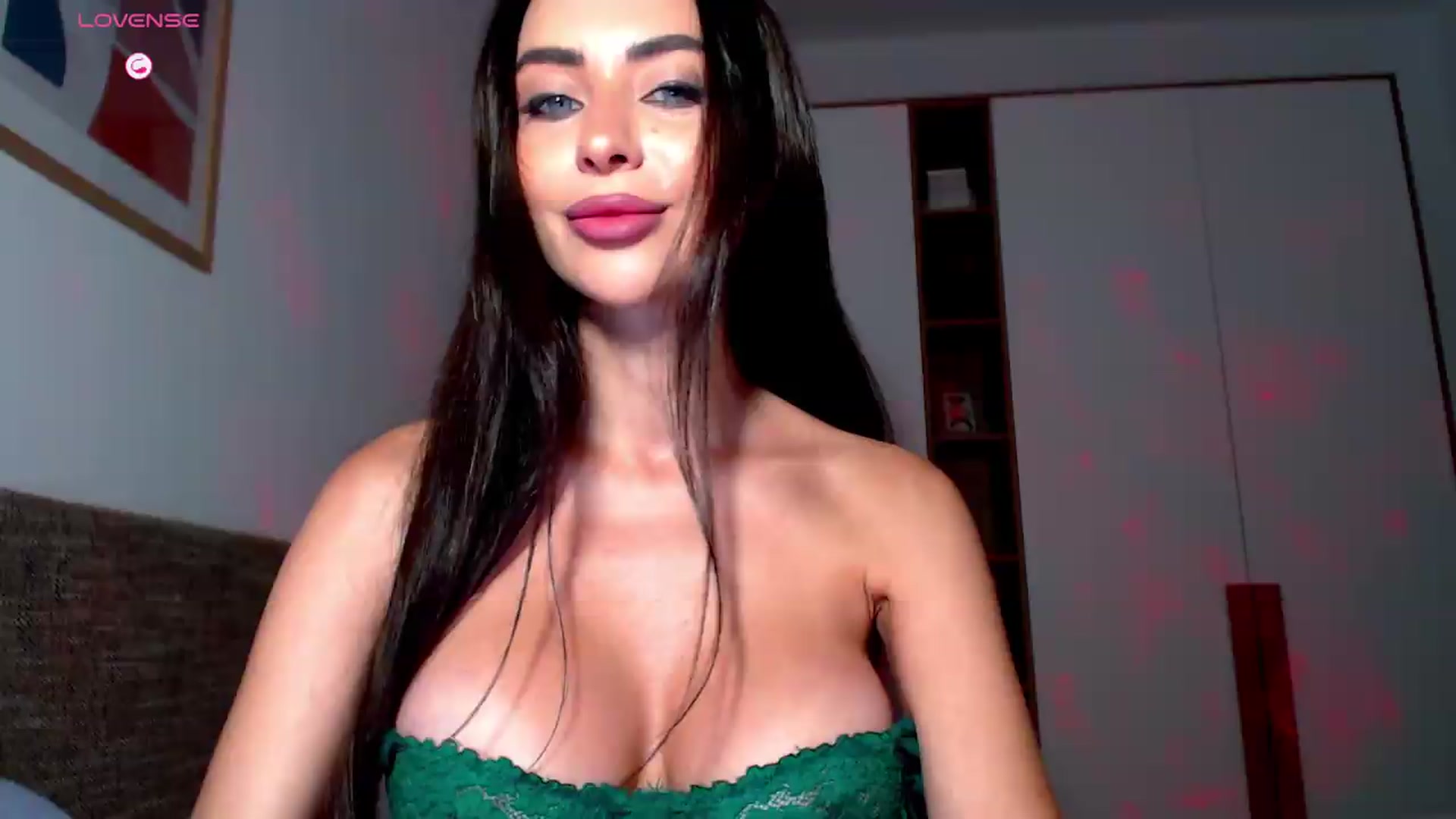 Gallery image thumbnail from Alli_'s myfreecams stream on, 07/15/2026, 13:06 image 1 of 20