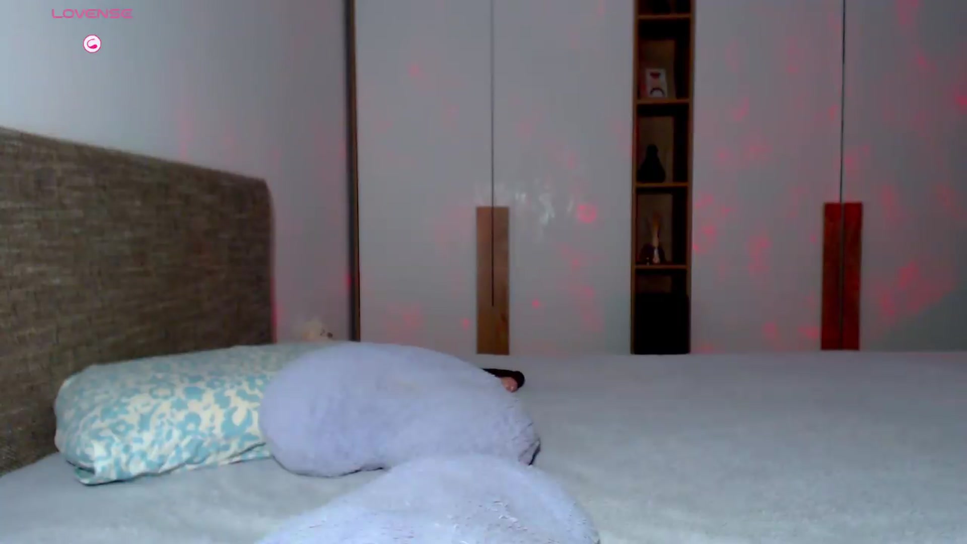 Gallery image thumbnail from Alli_'s myfreecams stream on, 07/18/2026, 13:08 image 15 of 20
