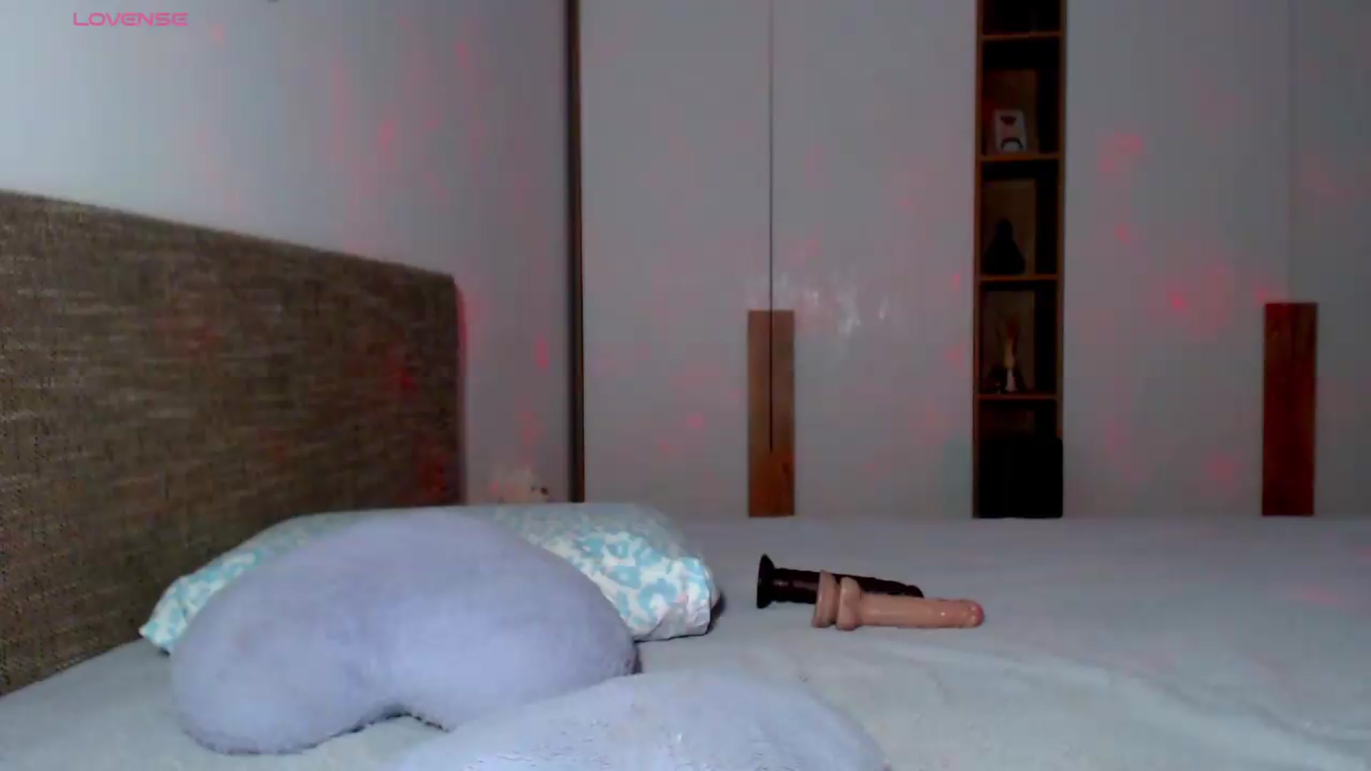 Gallery image thumbnail from Alli_'s myfreecams stream on, 07/27/2026, 12:10 image 8 of 20