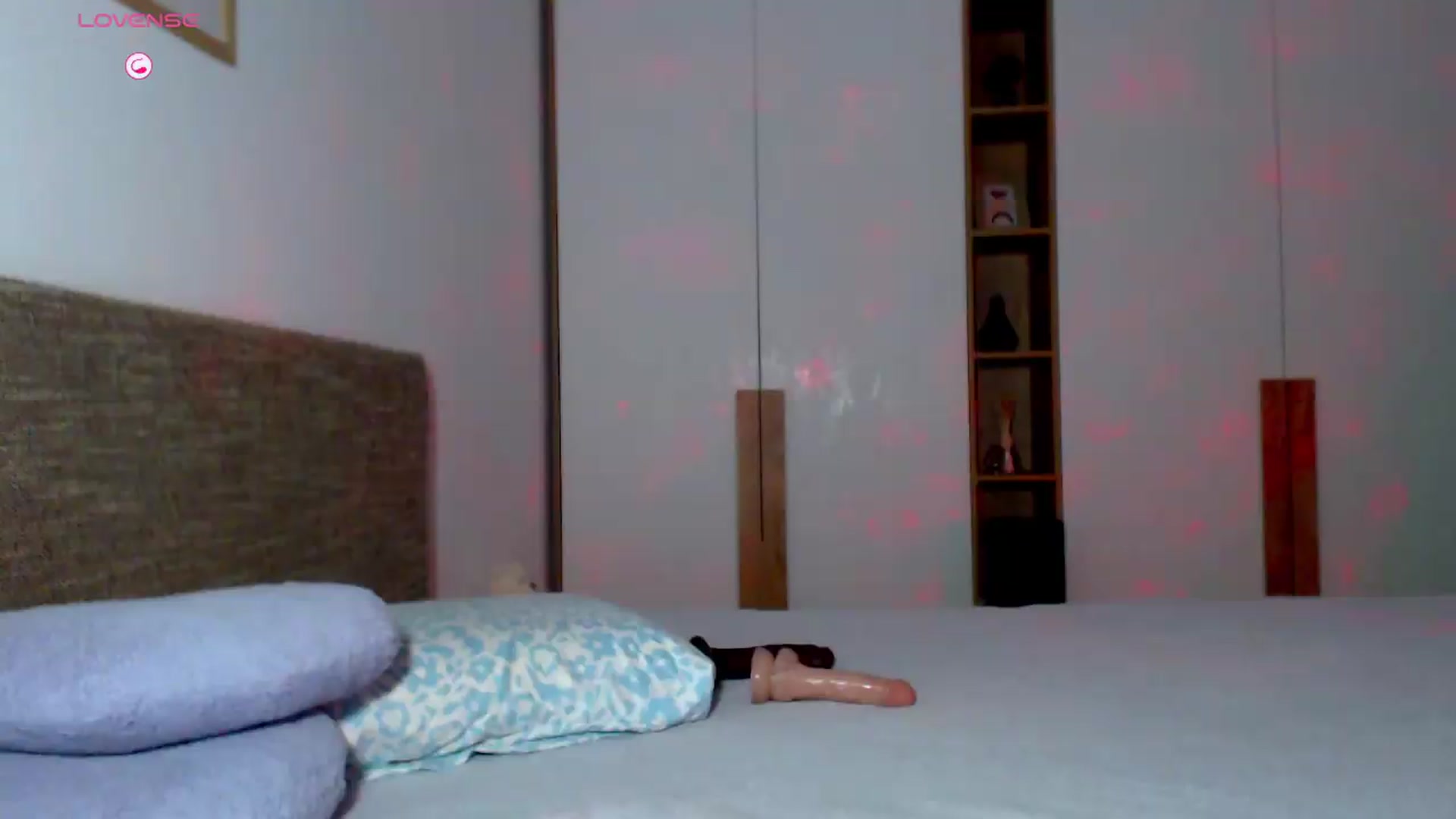 Gallery image thumbnail from Alli_'s myfreecams stream on, 07/31/2026, 11:55 image 9 of 20
