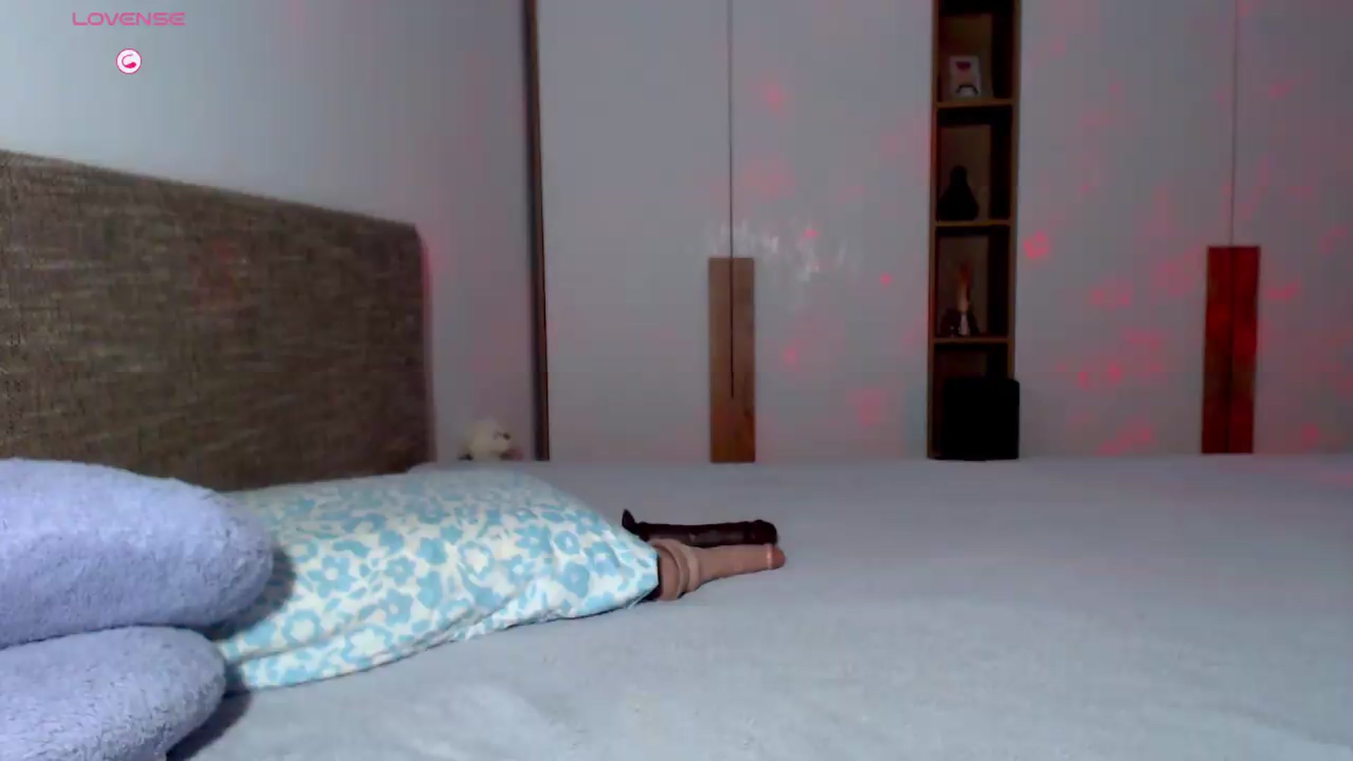 Gallery image thumbnail from Alli_'s myfreecams stream on, 08/02/2026, 10:37 image 2 of 20
